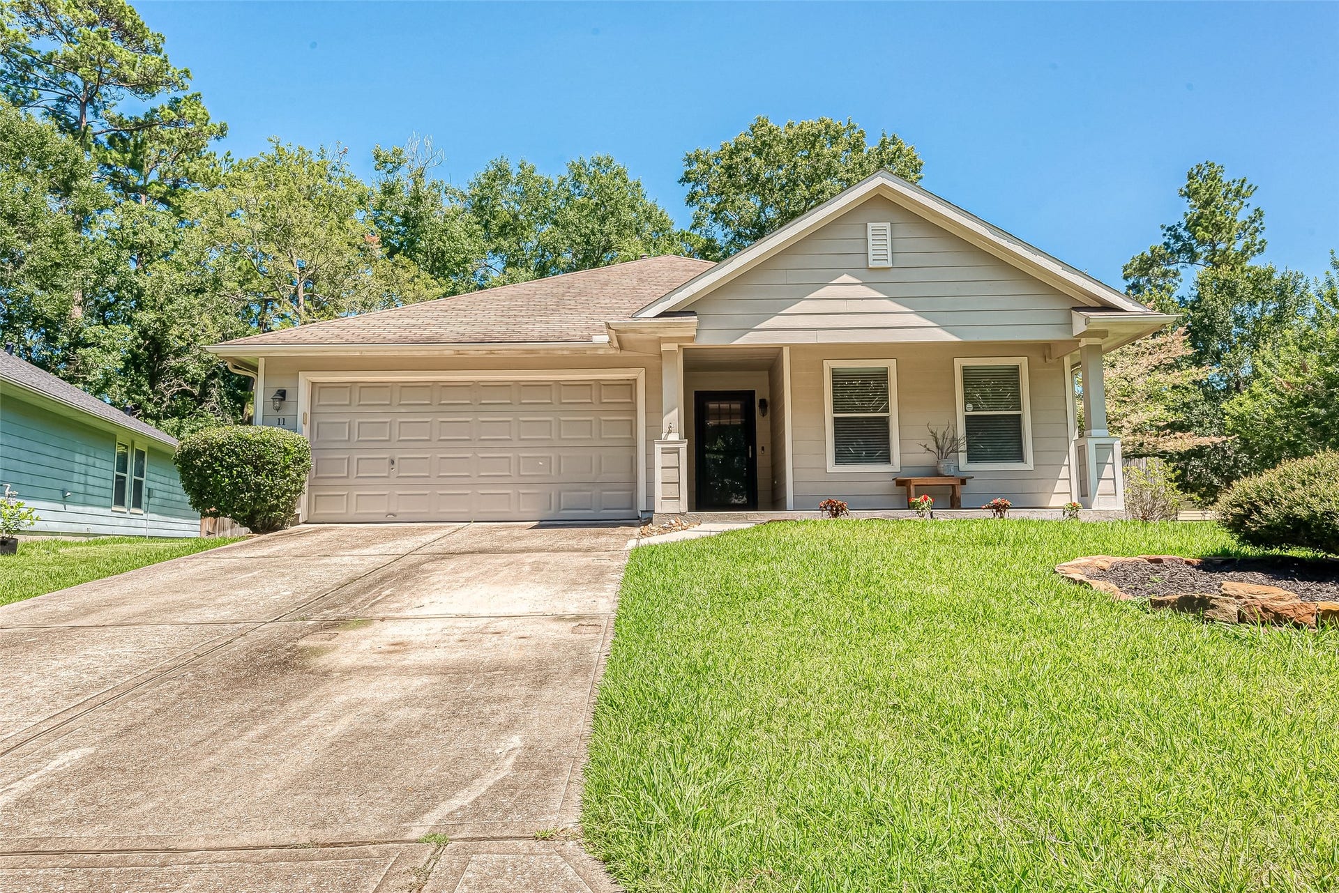 11 Yarrowdale Court, The Woodlands, TX 77382 11 Yarrowdale Court, The Woodlands, TX 77382