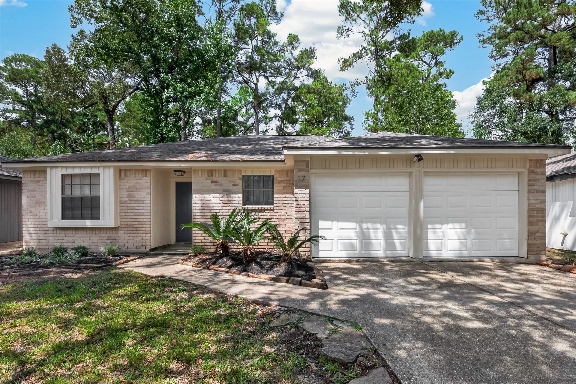 17 Capewood Court, The Woodlands, TX 77381 17 Capewood Court, The Woodlands, TX 77381