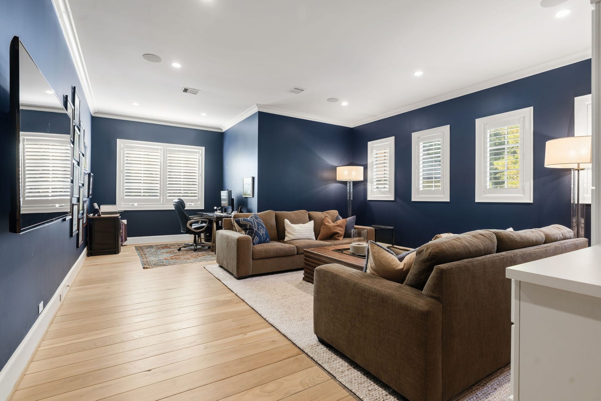 14 Peony Springs Court, The Woodlands, TX 77382 Second floor family/game room.