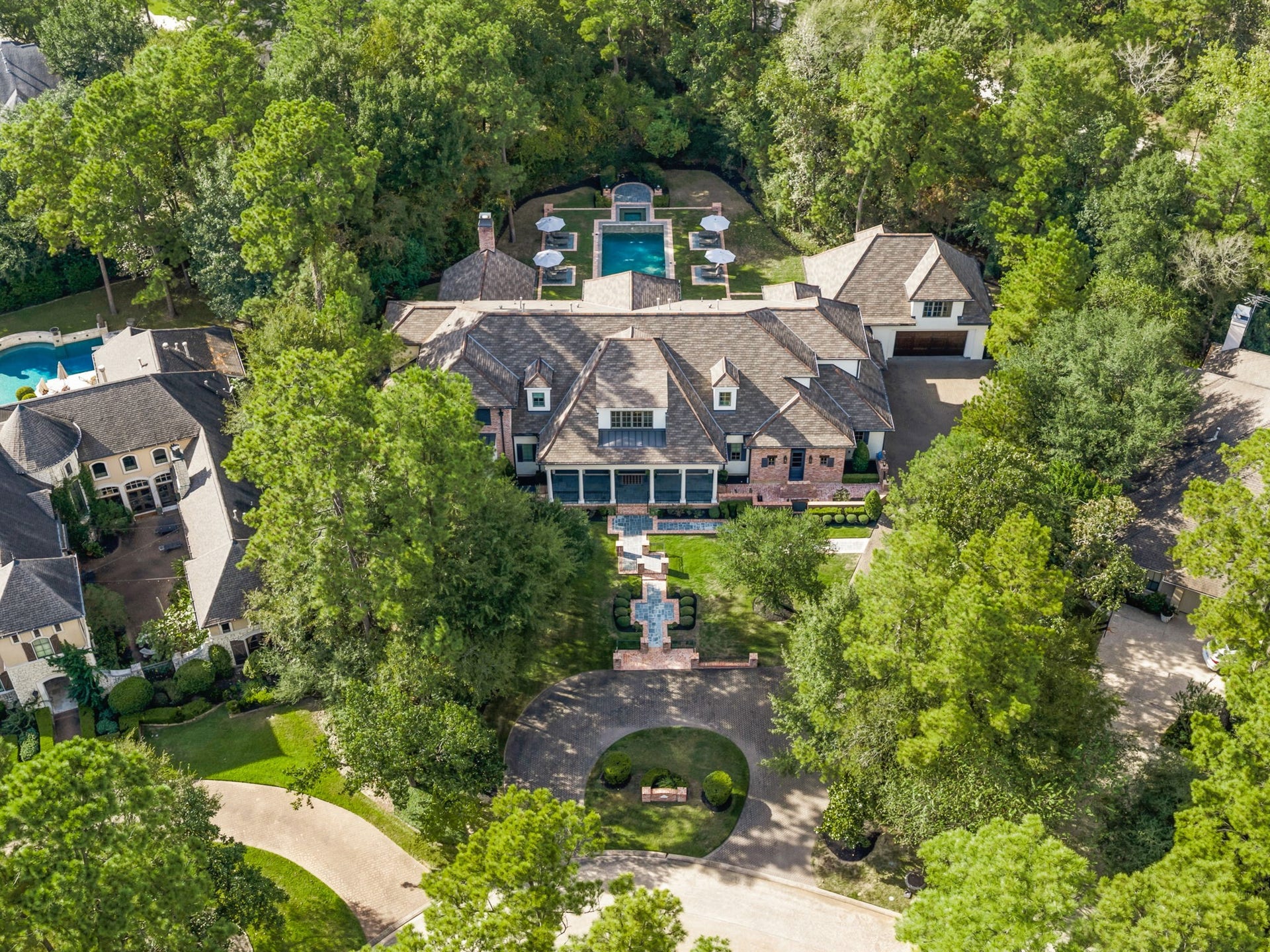 14 Peony Springs Court, The Woodlands, TX 77382 Welcome home!