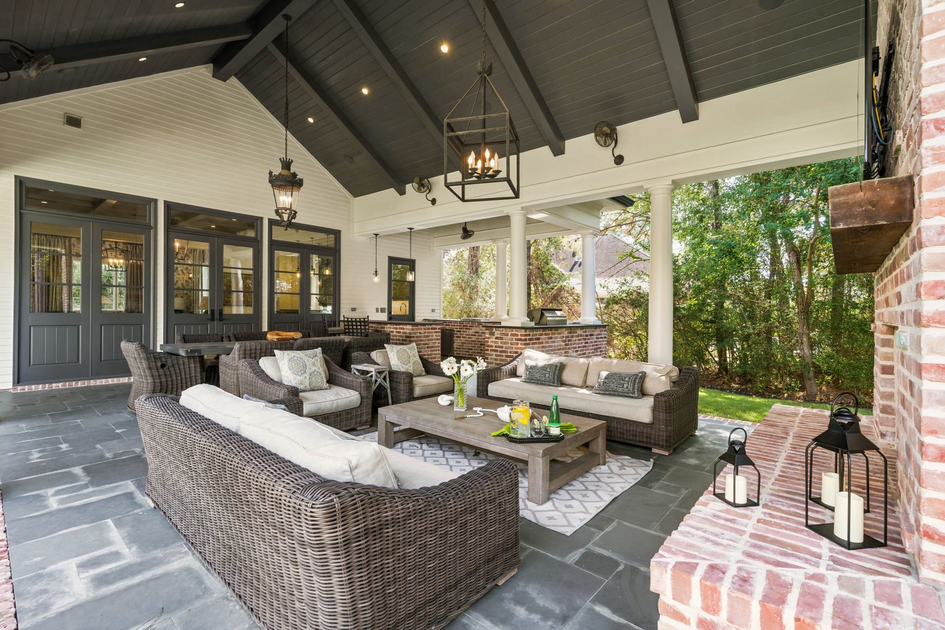 14 Peony Springs Court, The Woodlands, TX 77382 A whole-home mosquito system means the outdoors are comfortably enjoyed all season long.