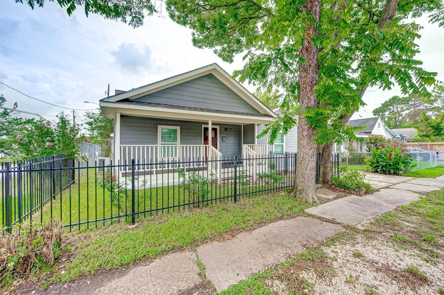 Property photo for 1510 Walton Street, Houston, TX