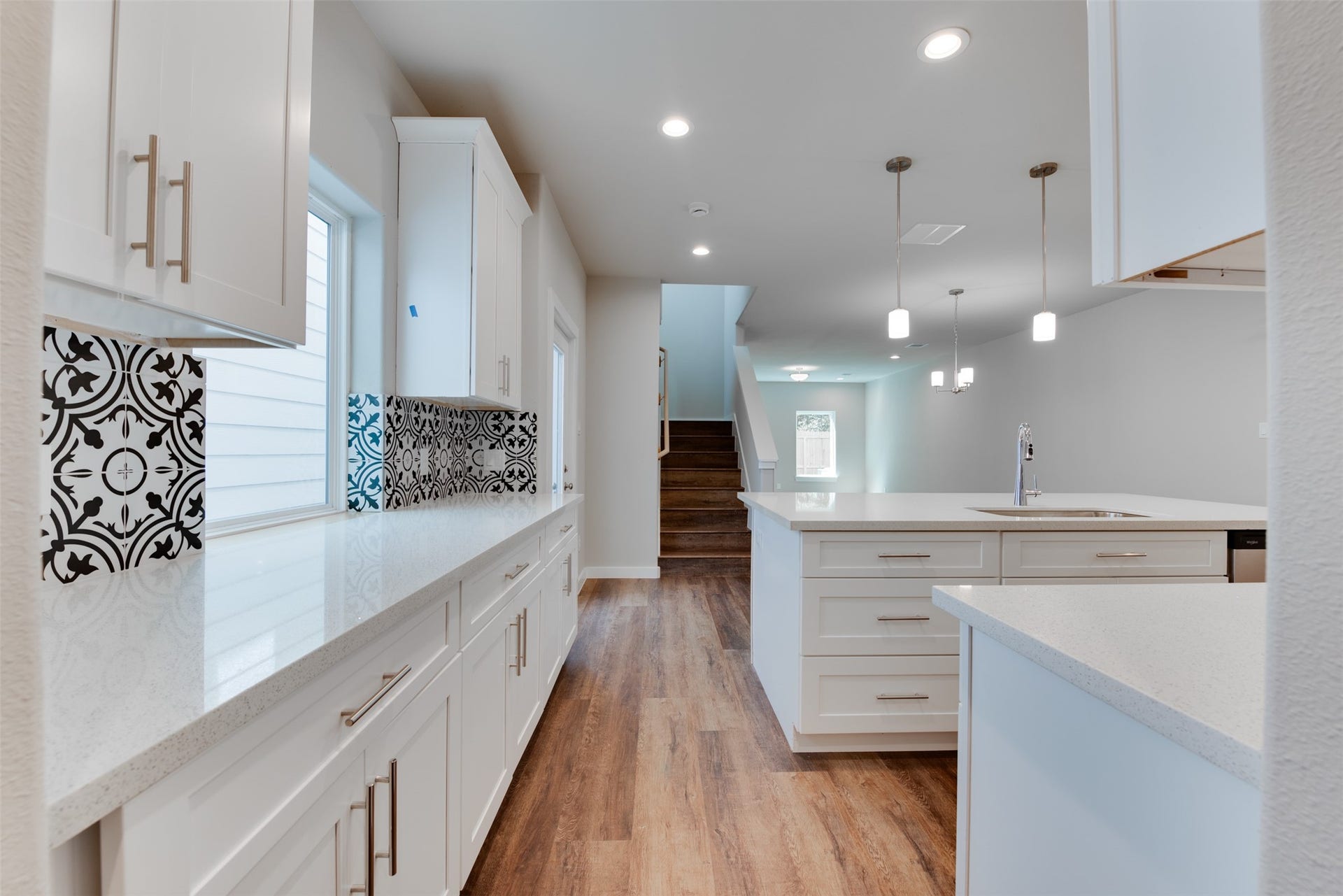 6619 Ezzard Charles Lane, Houston, TX 77091 6619 Ezzard Charles Lane, Houston, TX 77091
