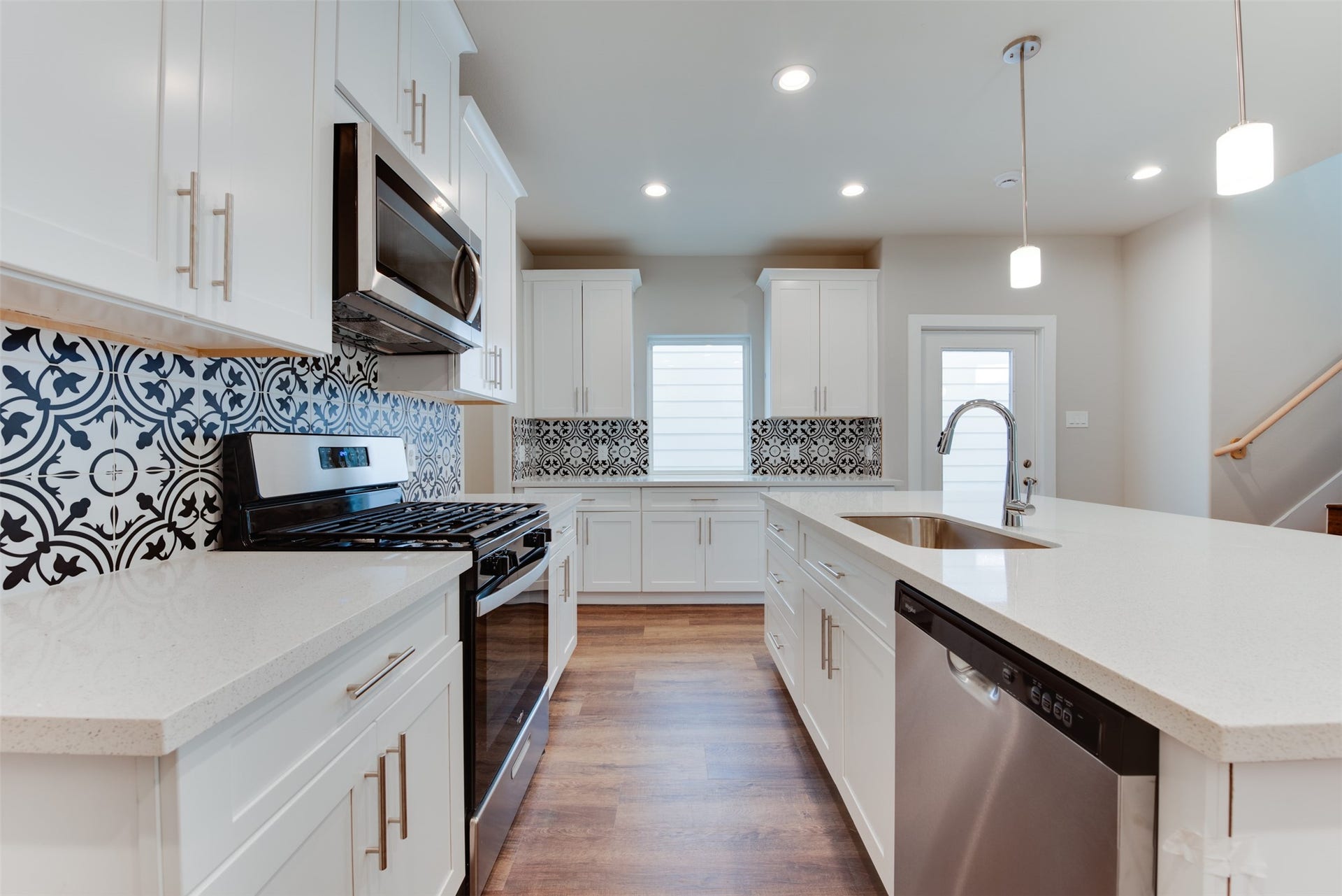 6619 Ezzard Charles Lane, Houston, TX 77091 6619 Ezzard Charles Lane, Houston, TX 77091