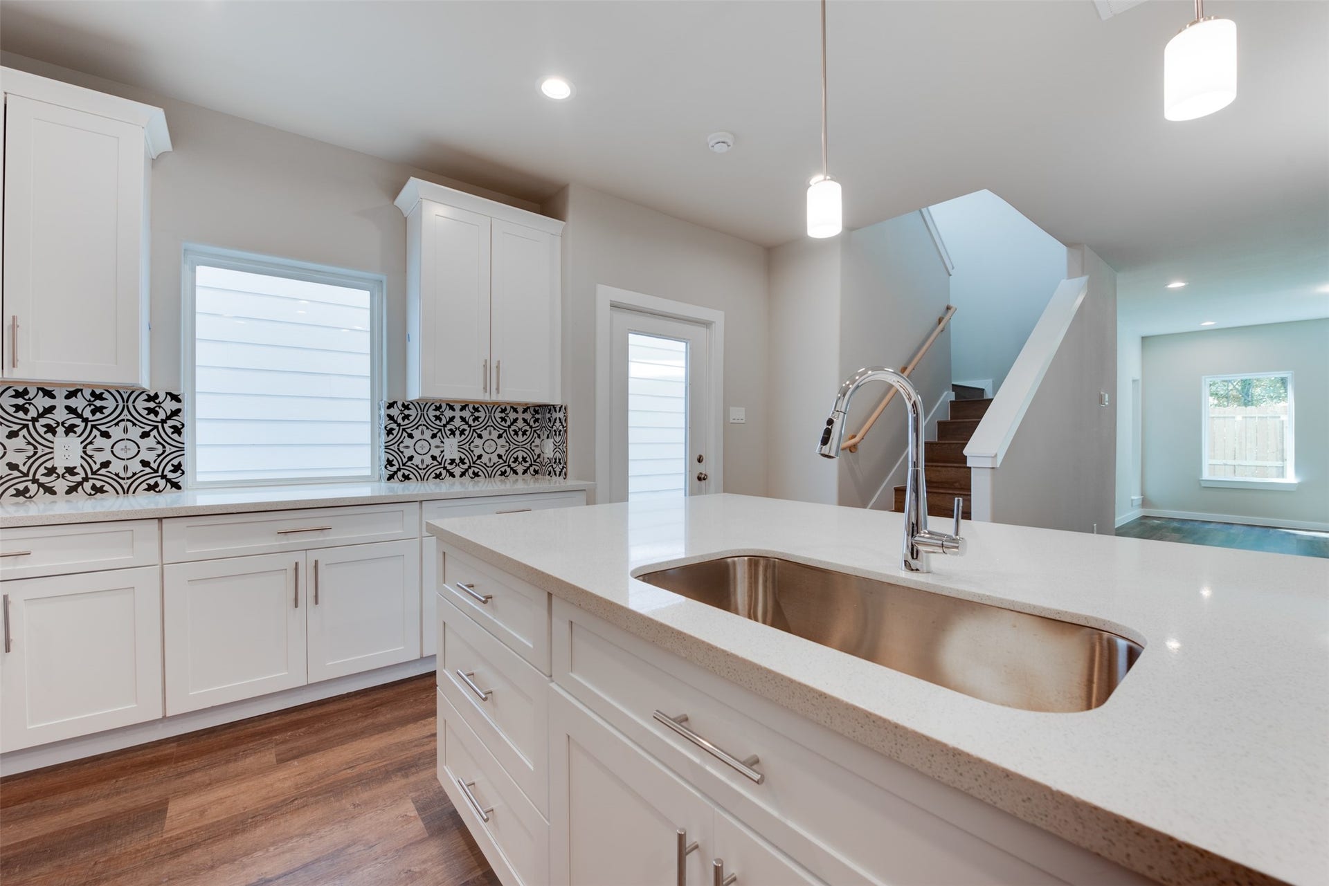 6619 Ezzard Charles Lane, Houston, TX 77091 6619 Ezzard Charles Lane, Houston, TX 77091