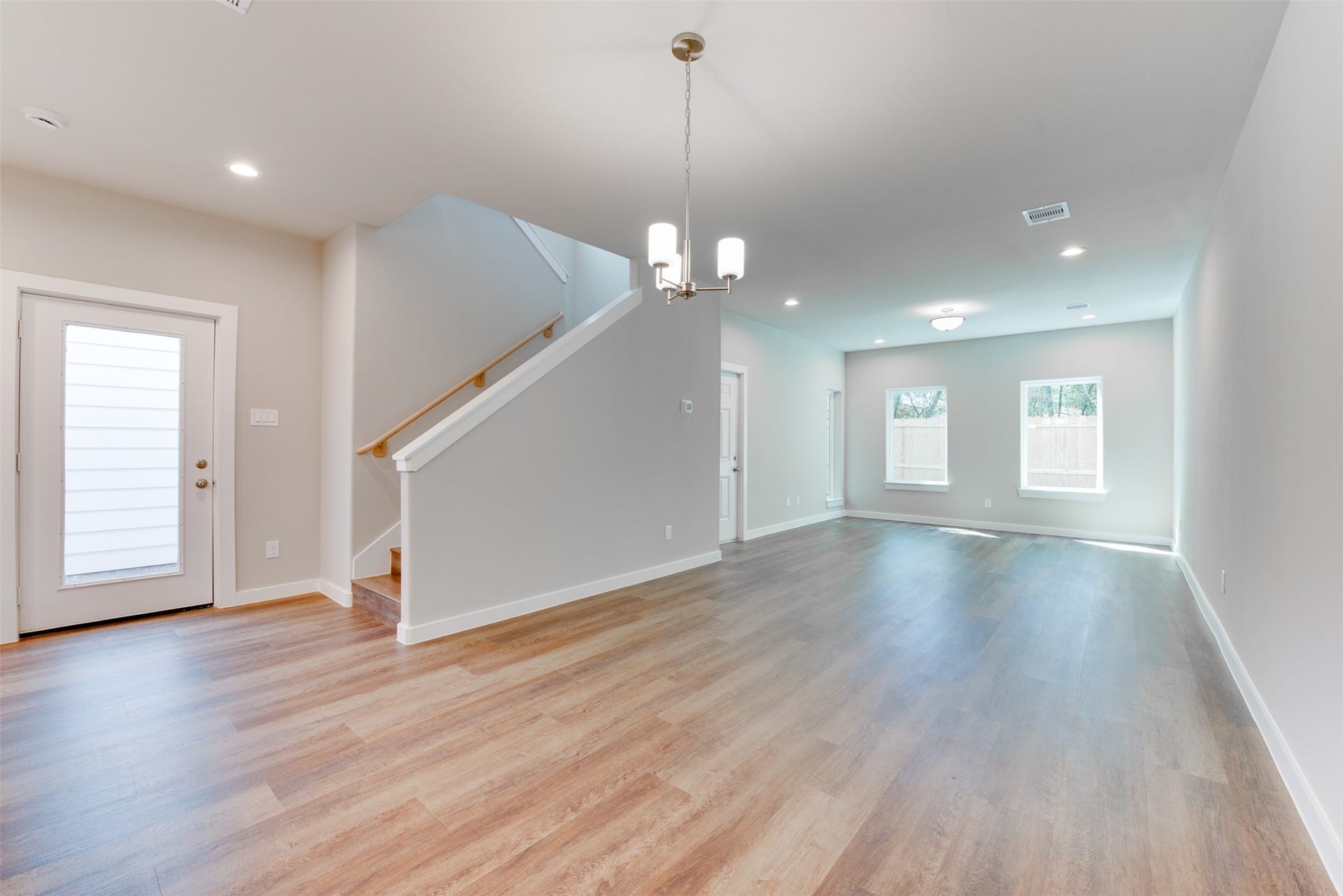 6619 Ezzard Charles Lane, Houston, TX 77091 6619 Ezzard Charles Lane, Houston, TX 77091