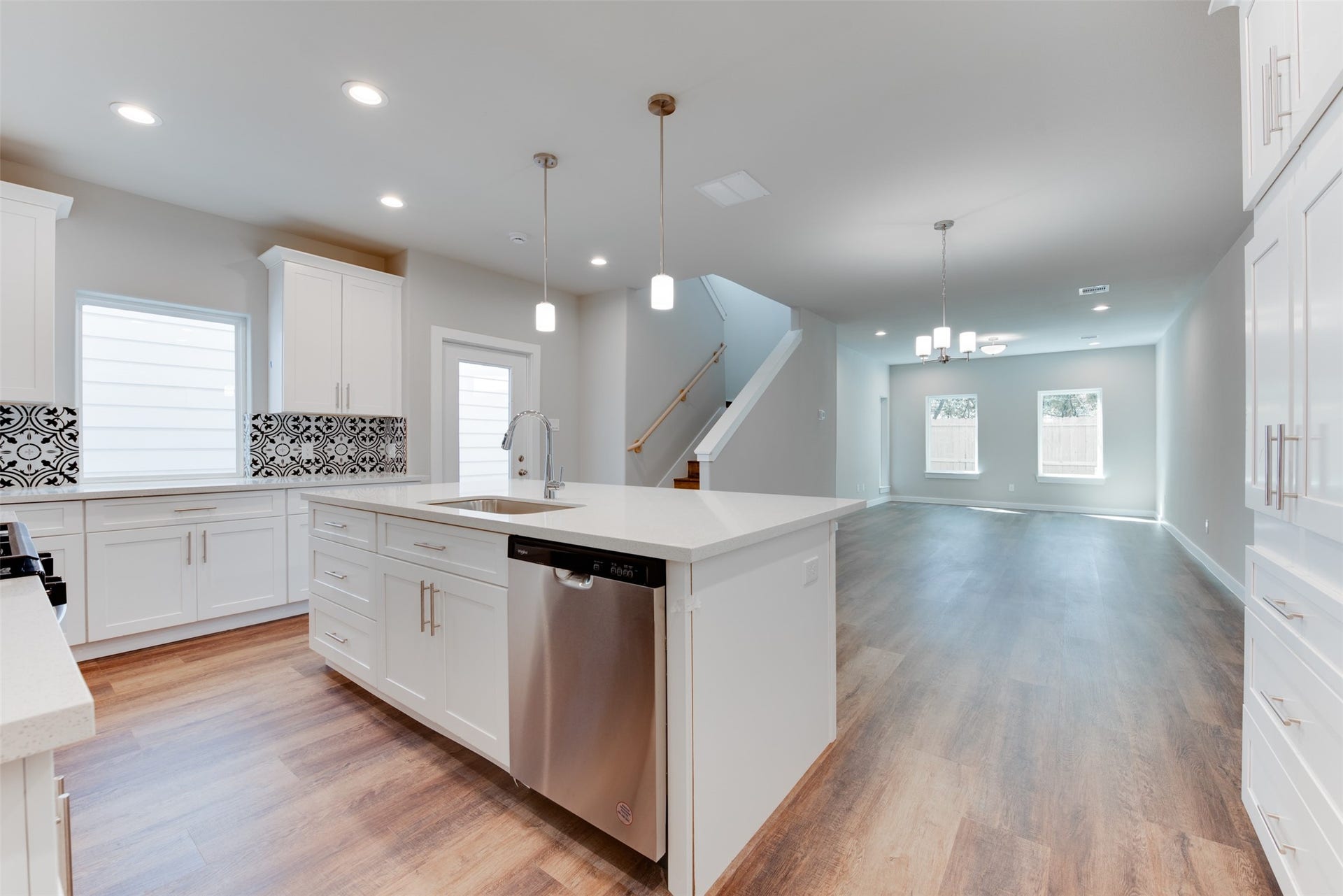 6619 Ezzard Charles Lane, Houston, TX 77091 6619 Ezzard Charles Lane, Houston, TX 77091