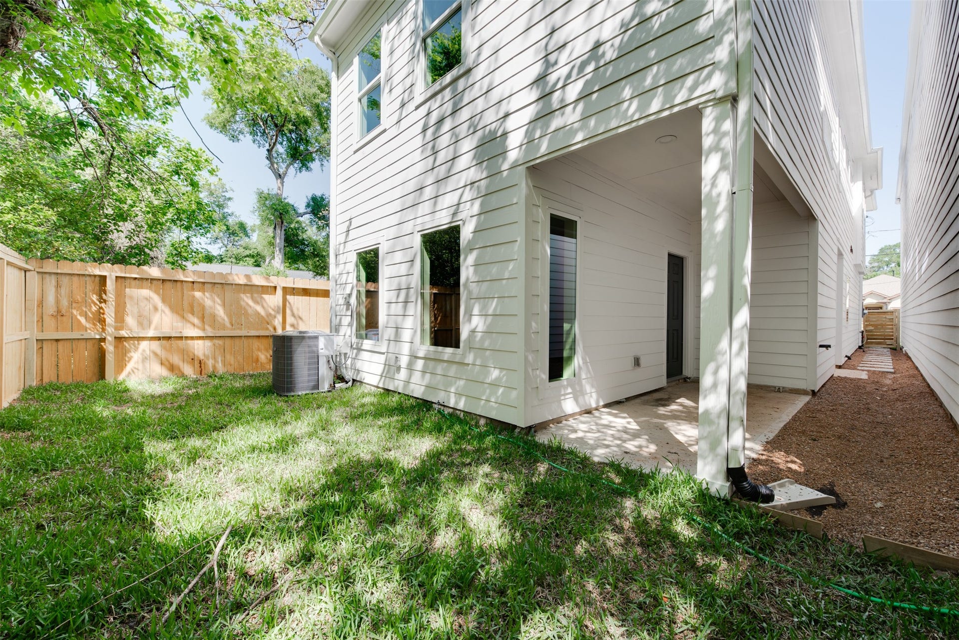 6619 Ezzard Charles Lane, Houston, TX 77091 6619 Ezzard Charles Lane, Houston, TX 77091