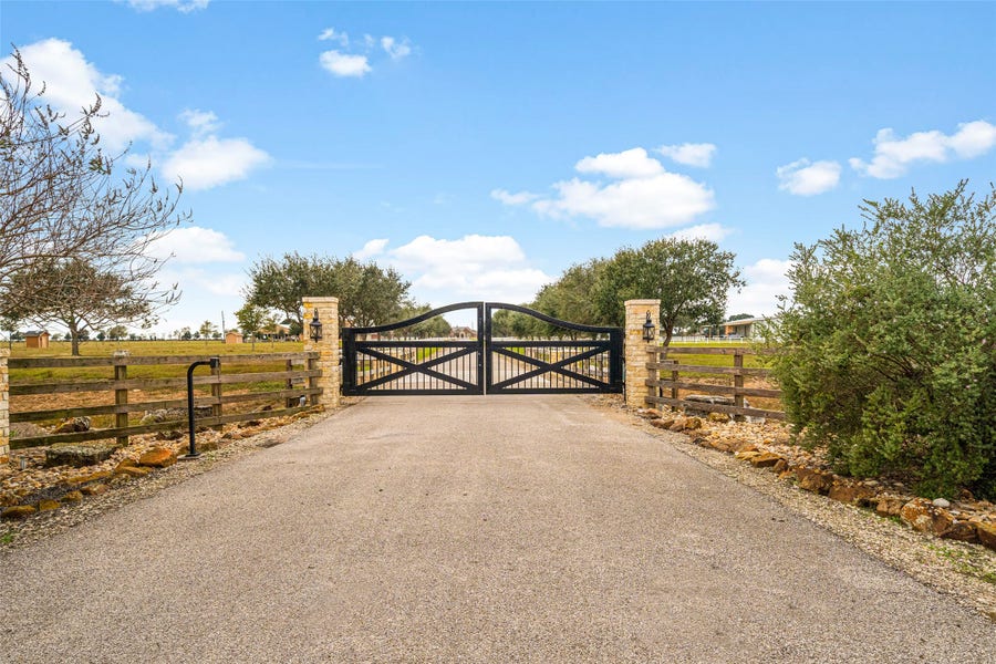 Property photo for 32027 Meadow View Lane, Waller, TX