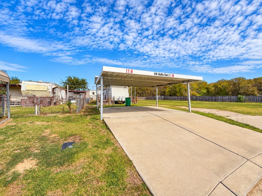 Property photo for 118 Gulls Cut North, Baytown, TX