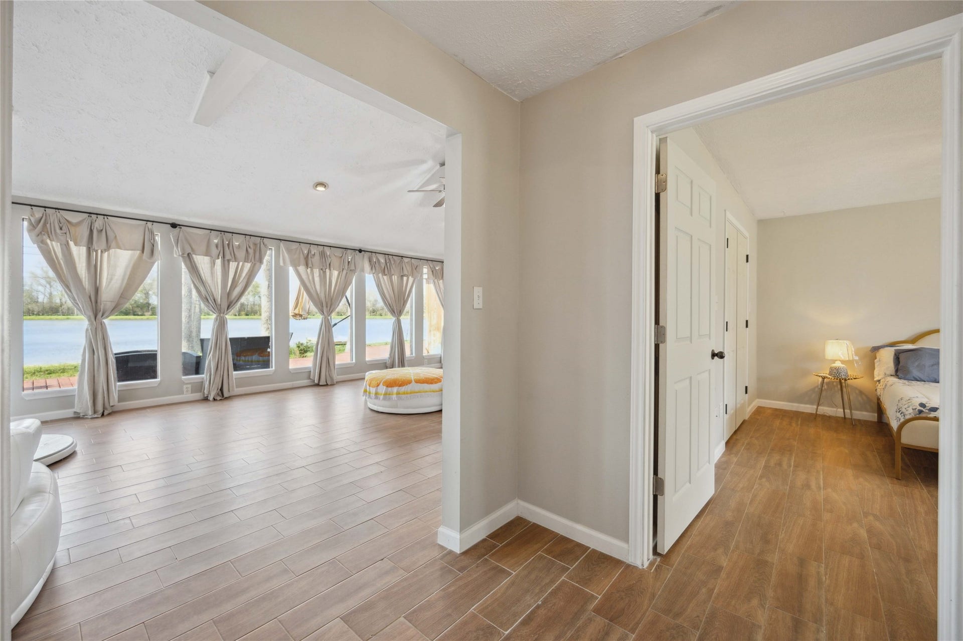 911 Brook Forest Drive, Conroe, TX 77385