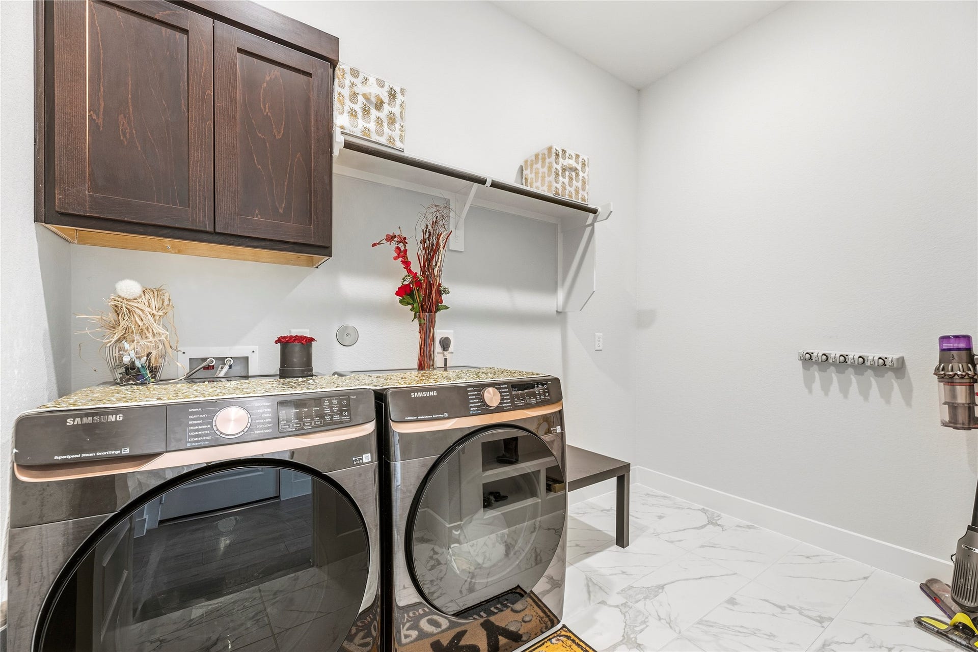 4810 Antler Run Drive, Spring, TX 77386 Washer and Dryer and very nice and INCLUDED!