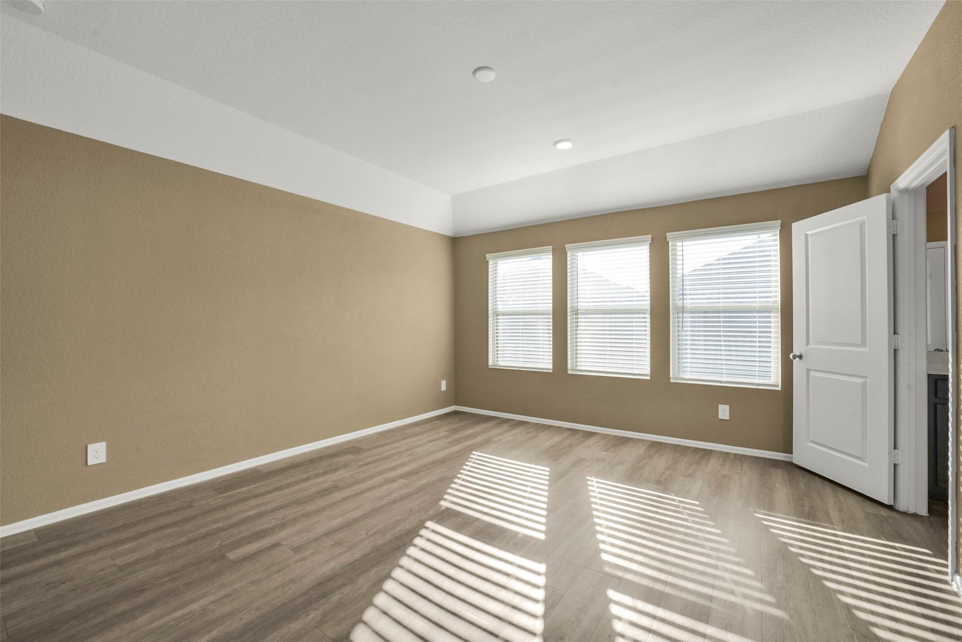 18511 Summit Ranch Drive, Hockley, TX 77447 Primary bedroom