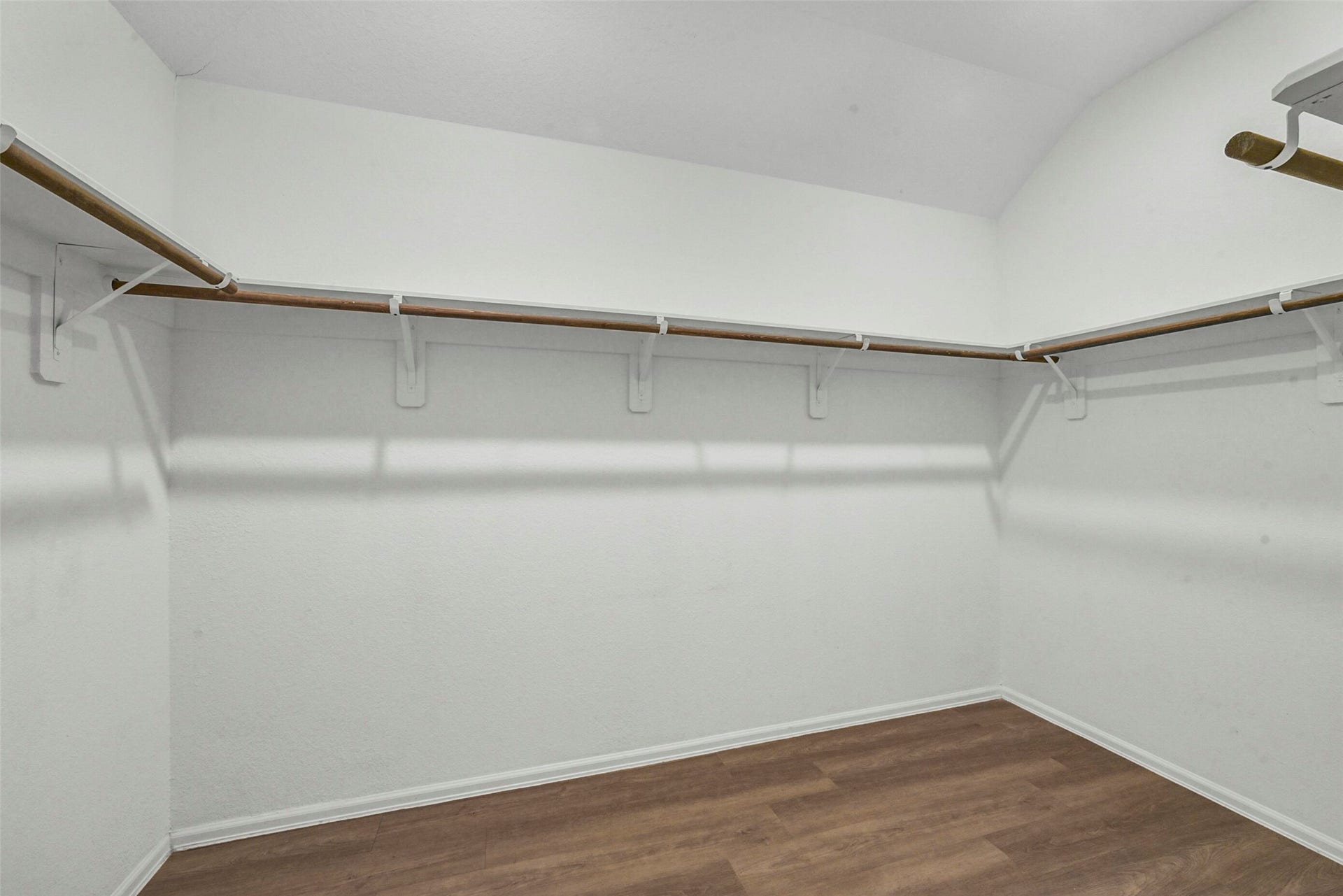 18511 Summit Ranch Drive, Hockley, TX 77447 Primary walk in closet