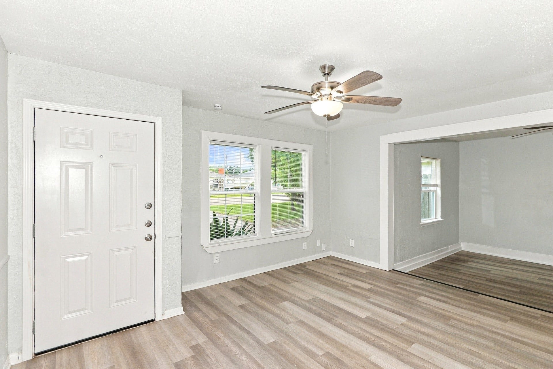 2818 4th Avenue N, Texas City, TX 77590