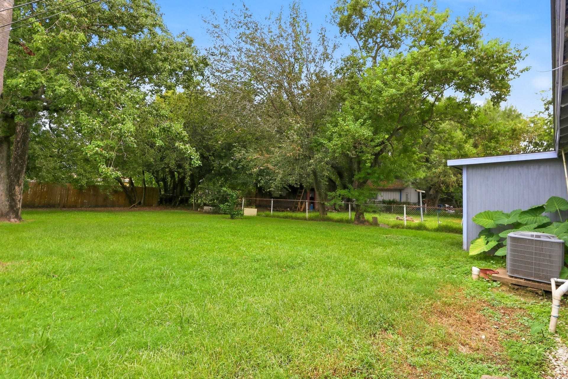 2818 4th Avenue N, Texas City, TX 77590