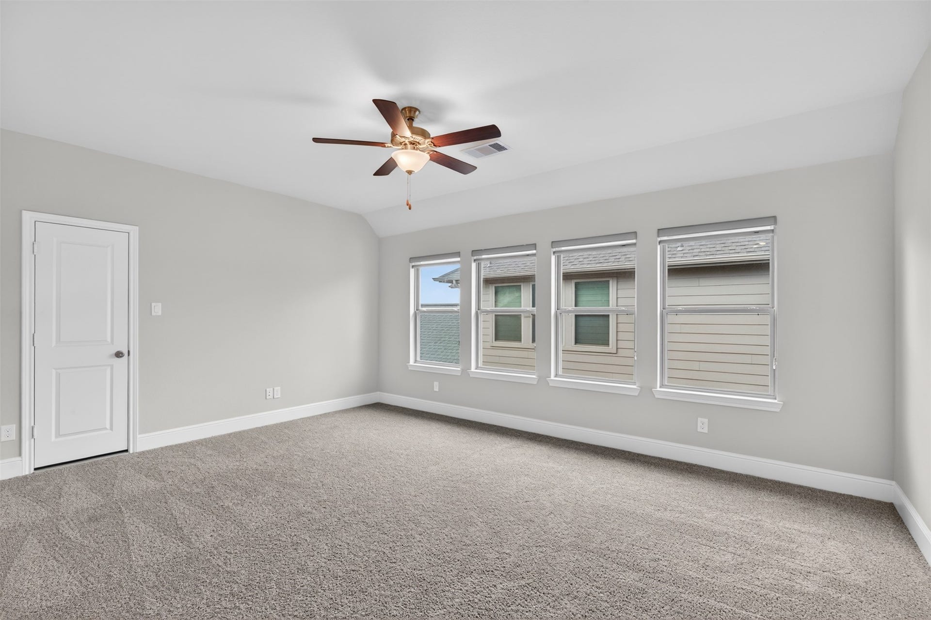 3123 Lantana Trail, Katy, TX 77493 Located on the second floor, the spacious game room provides endless possibilities for entertainment, relaxation, and everyday living.