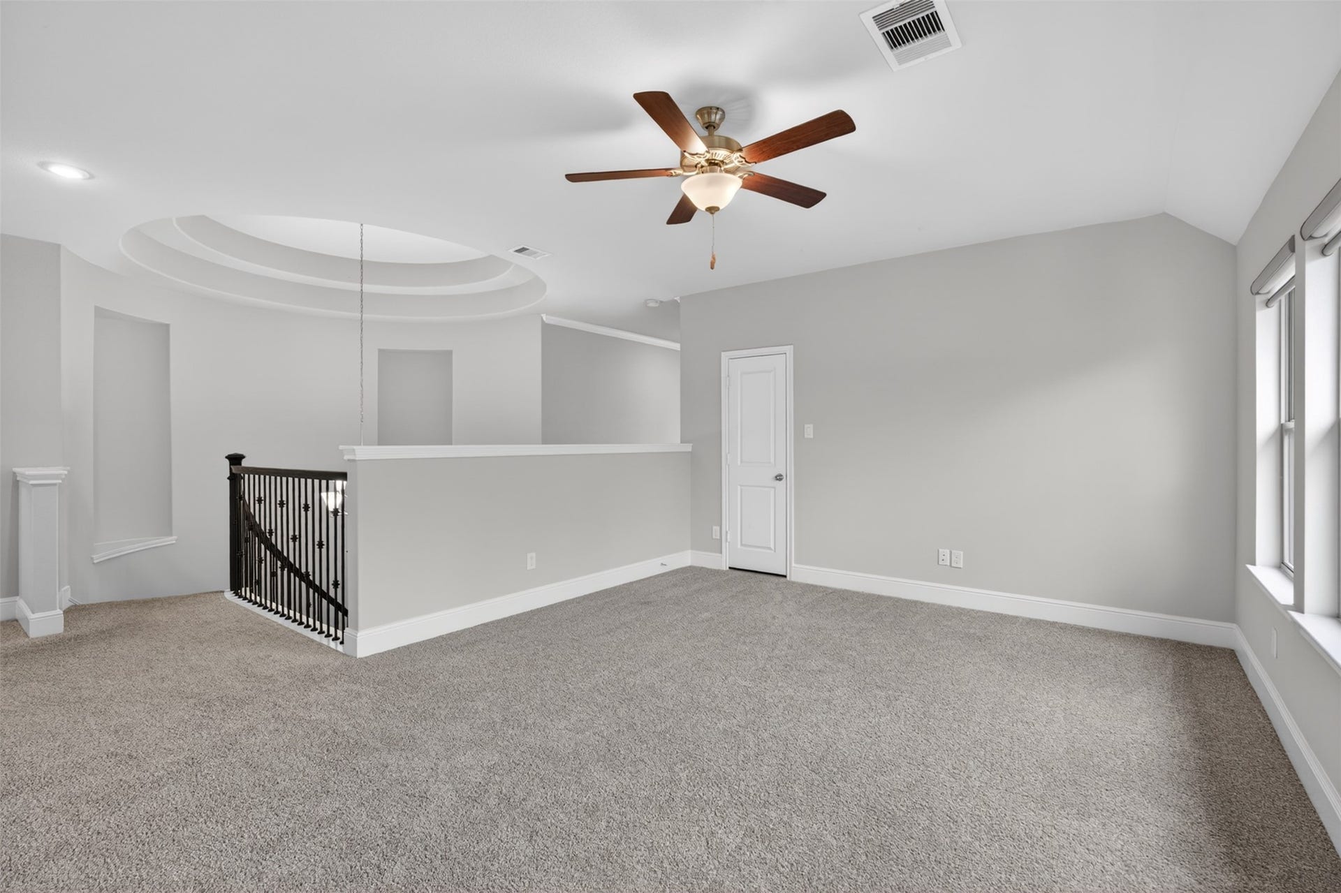 3123 Lantana Trail, Katy, TX 77493 Plush carpeting and abundant natural light create a comfortable environment that invites family and friends to gather and unwind.