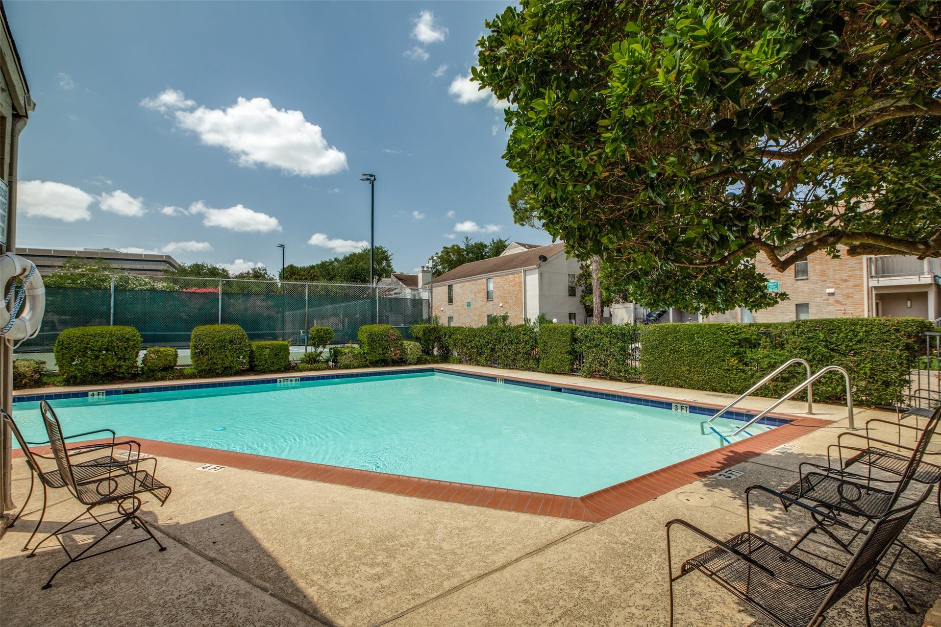 7900 N Stadium Drive, #93, Houston, TX 77030 Enjoy the pool conveniently located close to Unit 93