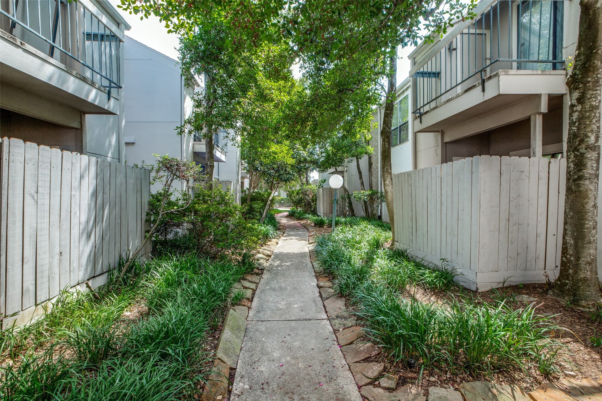 7900 N Stadium Drive, #93, Houston, TX 77030 Beautifully landscaped community