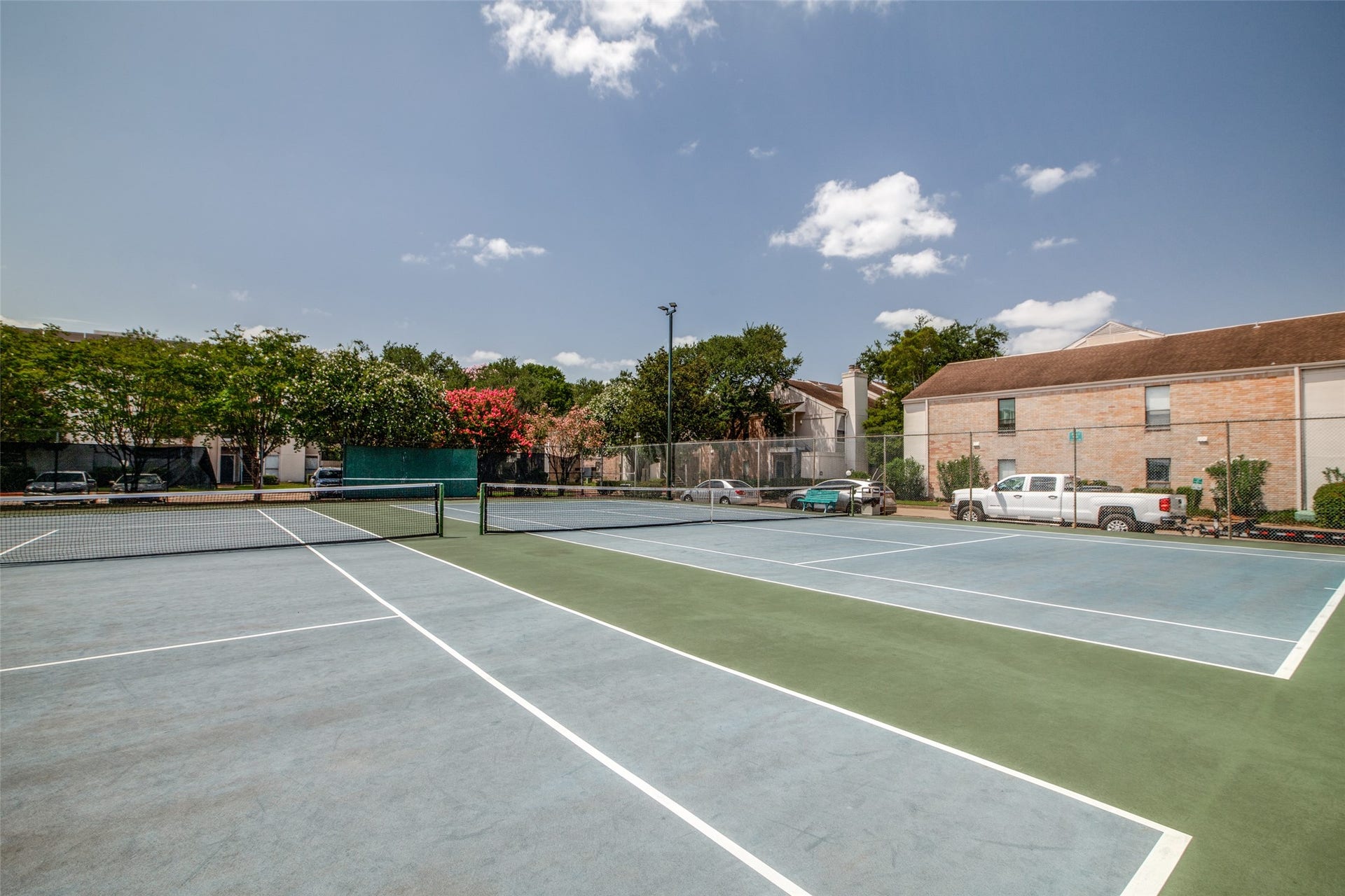 7900 N Stadium Drive, #93, Houston, TX 77030 Community tennis courts just steps from your door