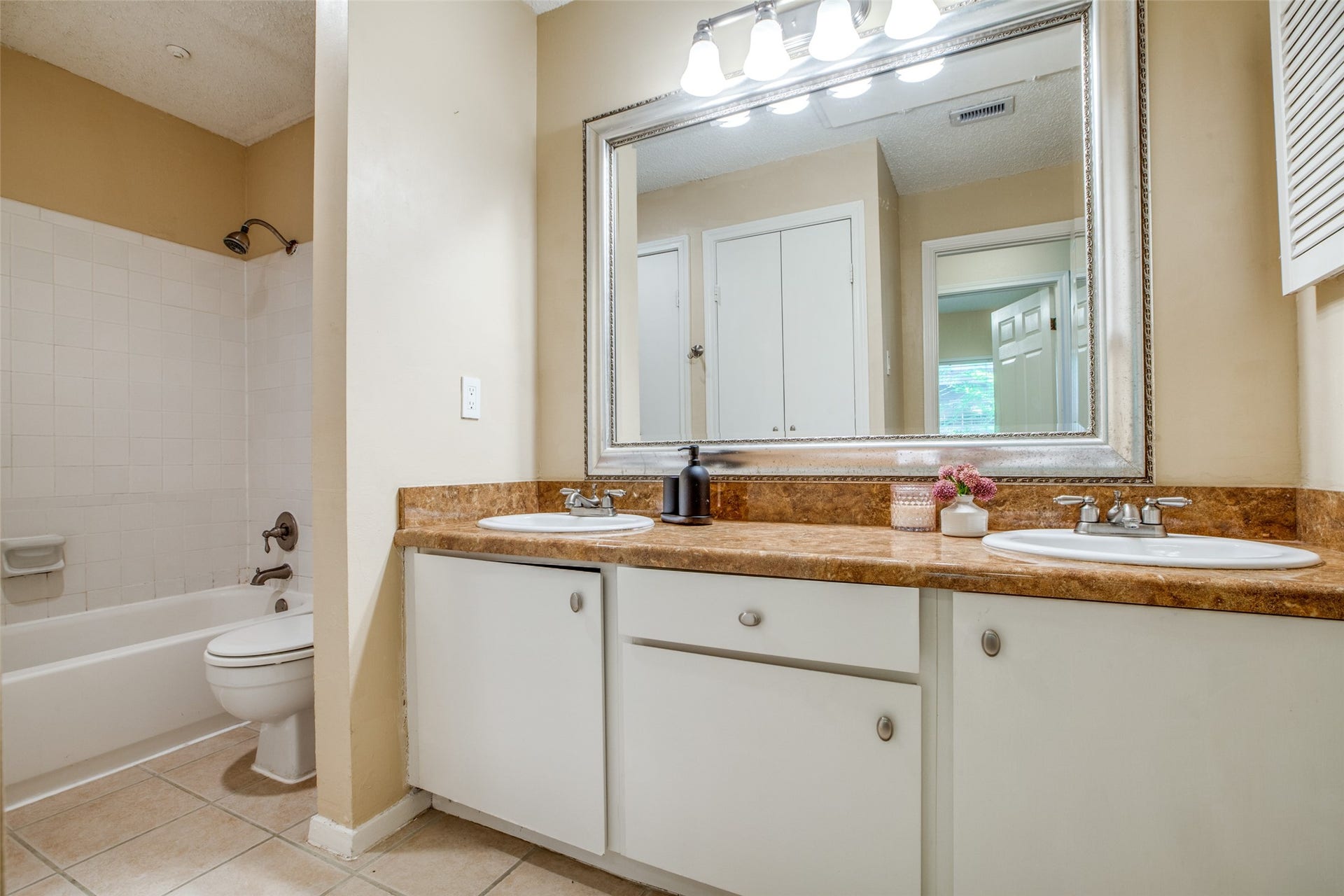 7900 N Stadium Drive, #93, Houston, TX 77030 Bath-tub/shower combo and DOUBLE Vanity with updated counter tops