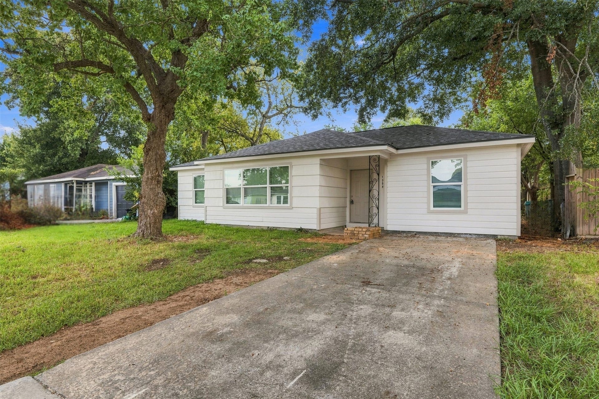 1308 Pecan Drive, Pasadena, TX 77502 1308 Pecan Drive, Pasadena, TX 77502