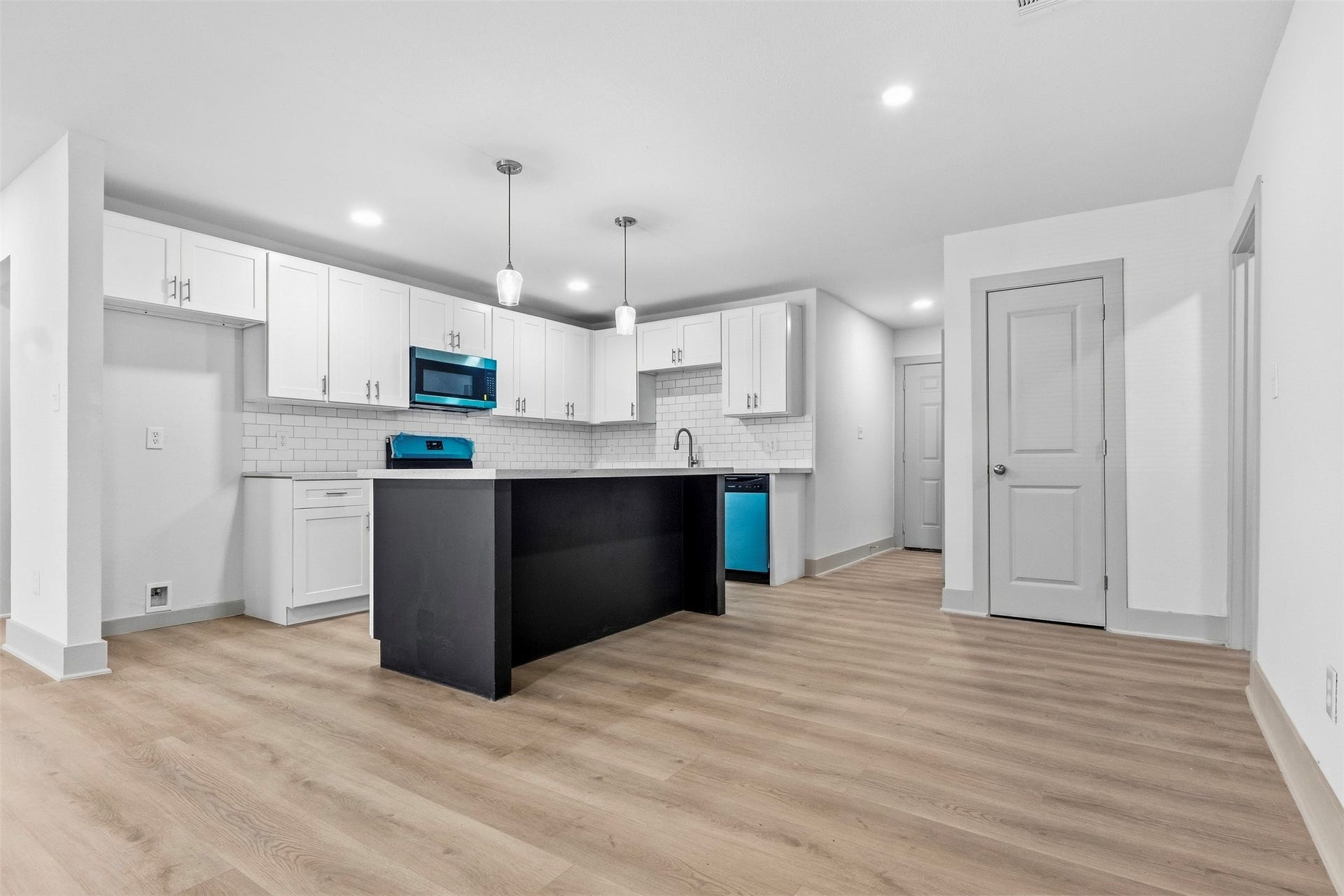 1308 Pecan Drive, Pasadena, TX 77502 1308 Pecan Drive, Pasadena, TX 77502