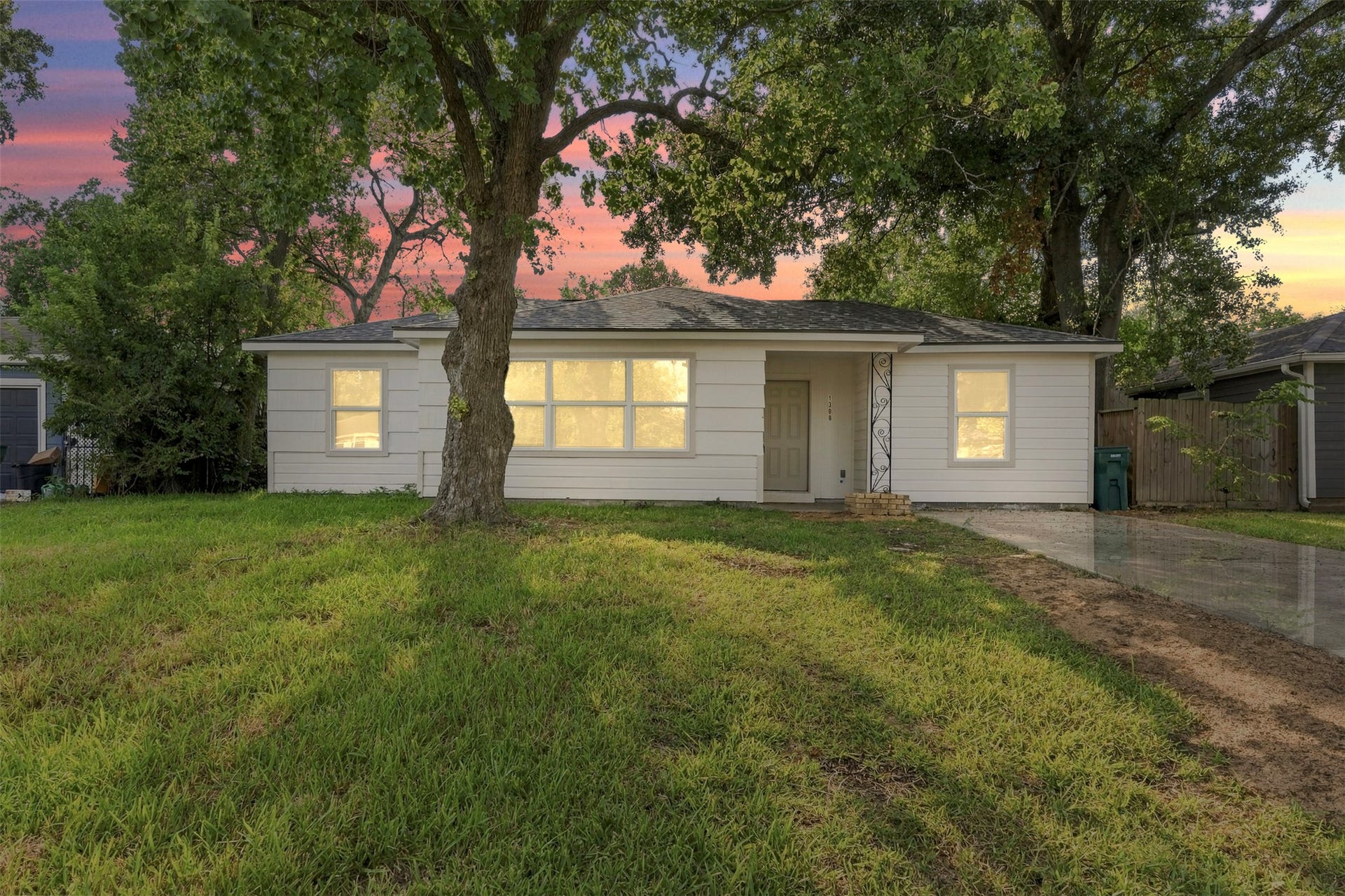 1308 Pecan Drive, Pasadena, TX 77502 1308 Pecan Drive, Pasadena, TX 77502