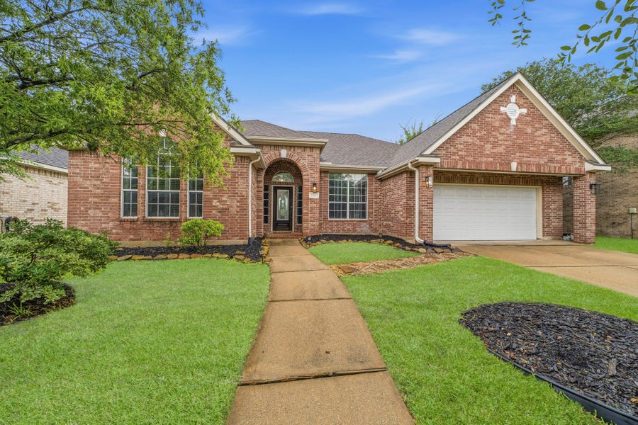 Property photo for 17207 Eagle Ledge Drive, Tomball, TX