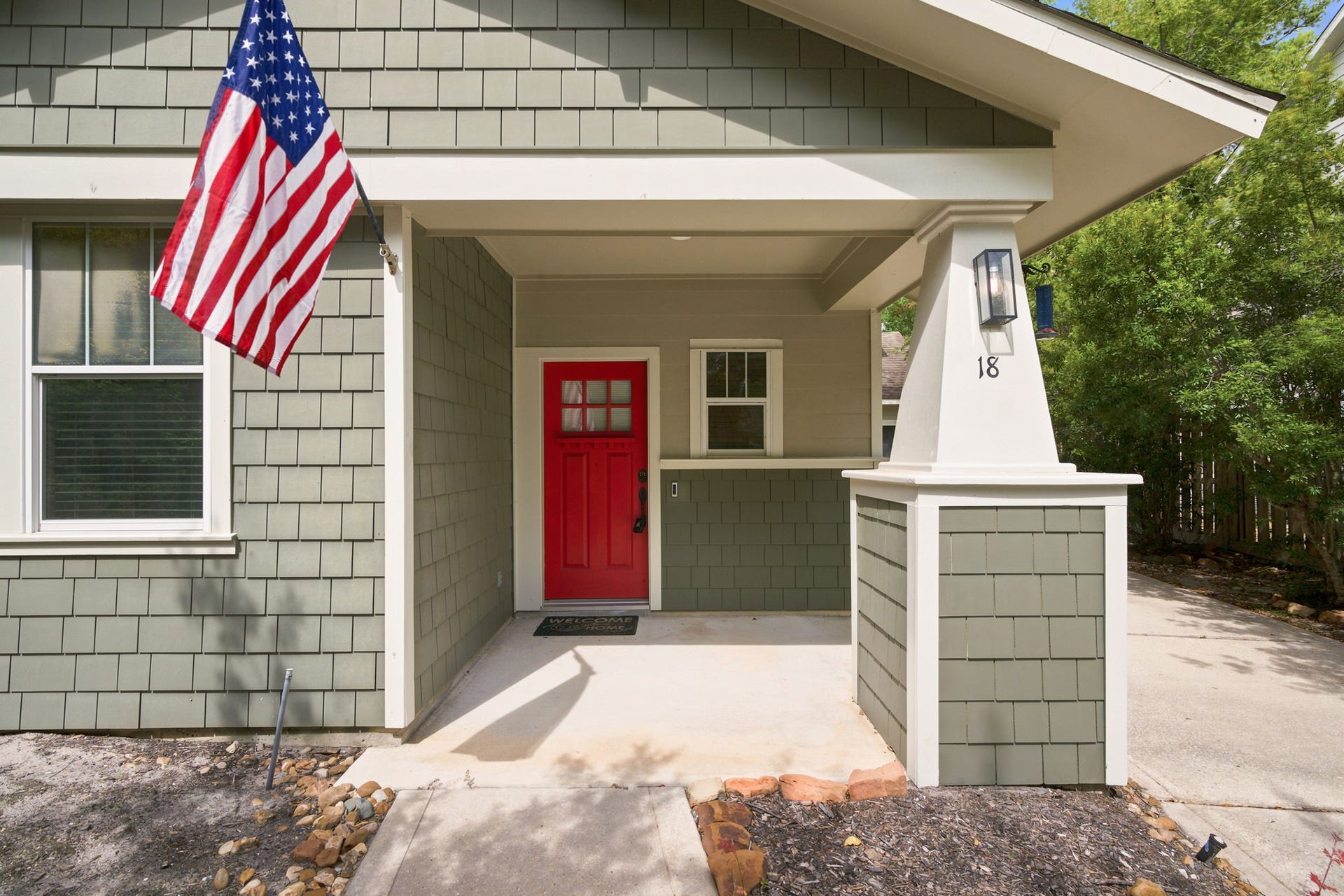 18 Cloud Bank Place, The Woodlands, TX 77382 18 Cloud Bank Place, The Woodlands, TX 77382