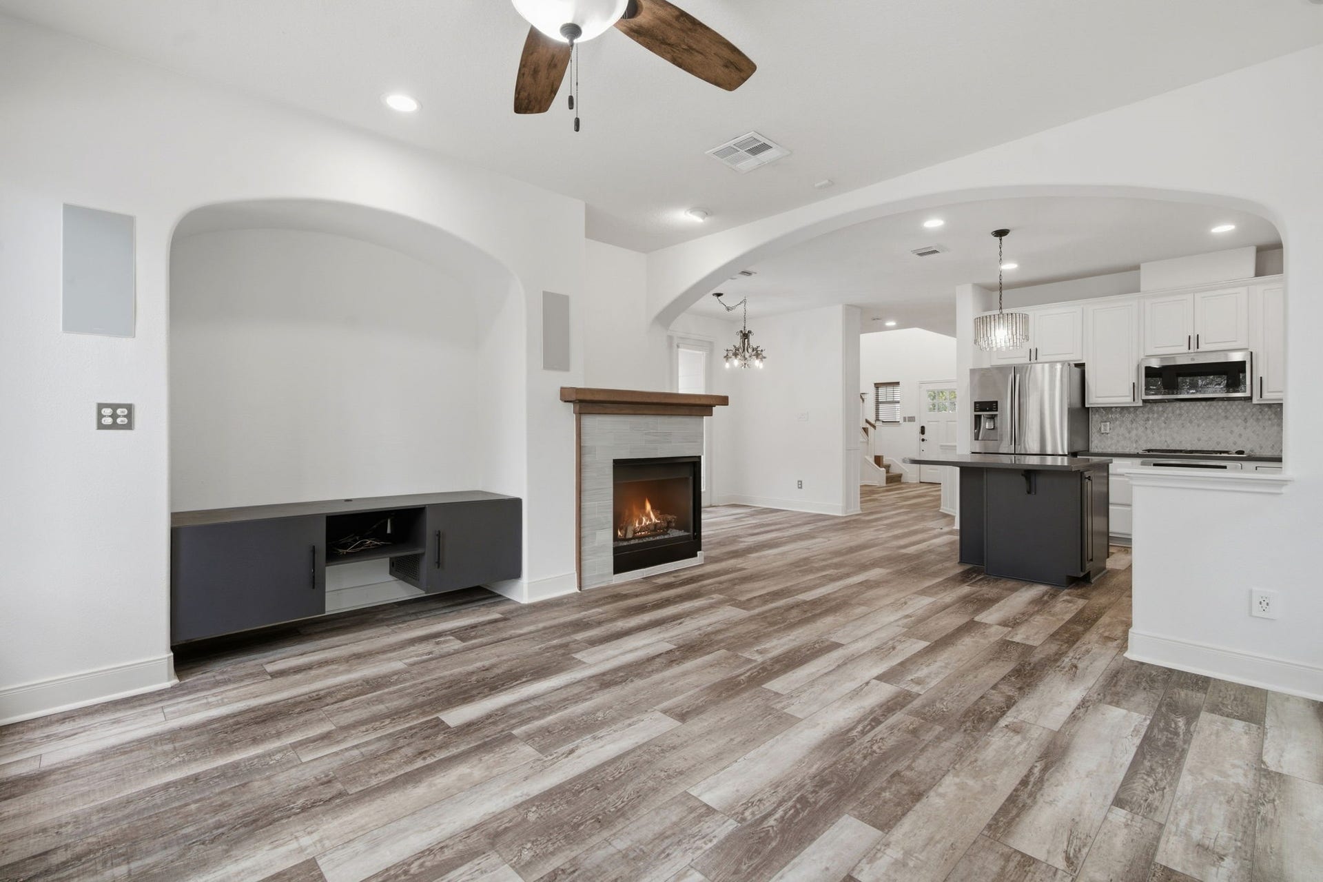18 Cloud Bank Place, The Woodlands, TX 77382 18 Cloud Bank Place, The Woodlands, TX 77382