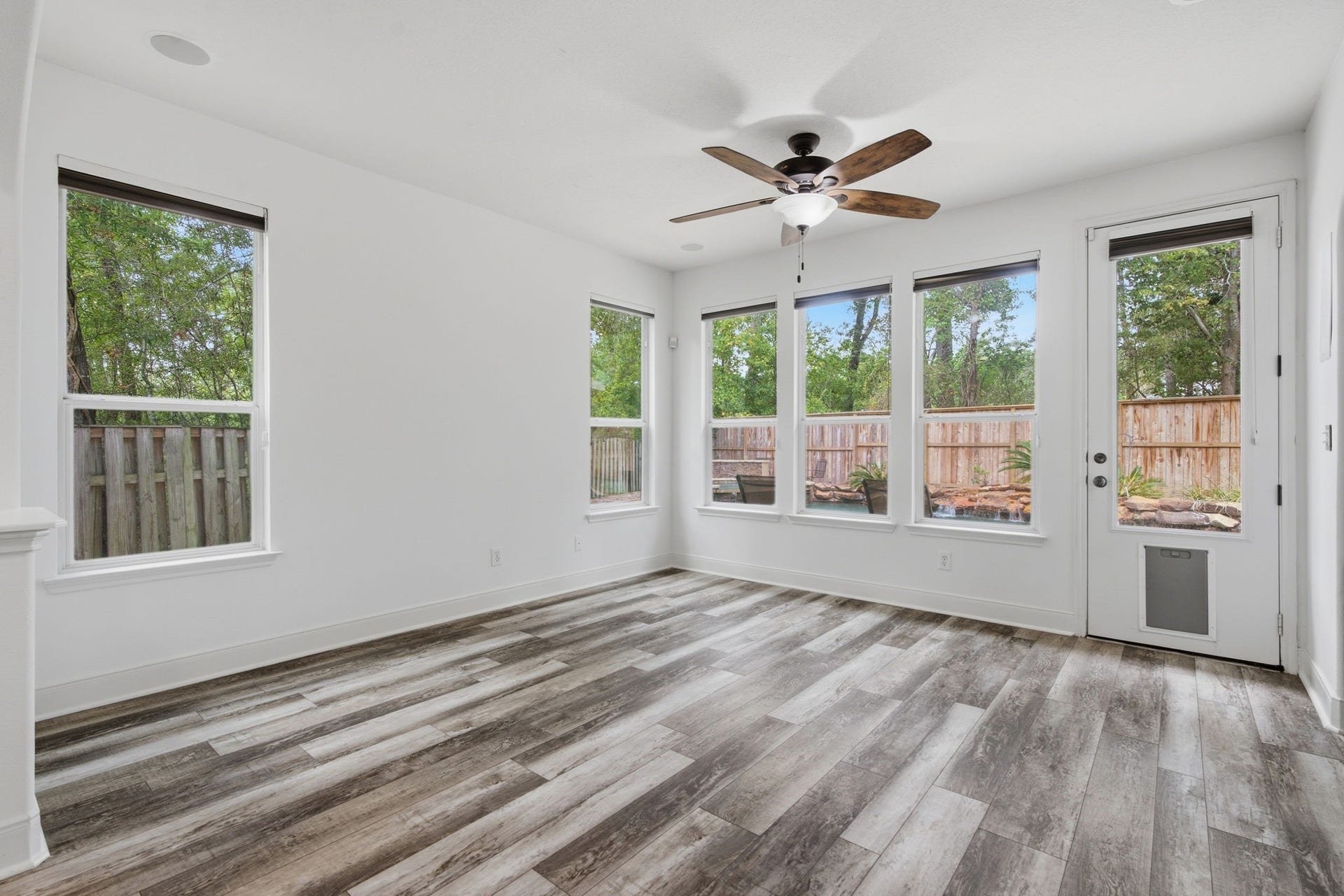 18 Cloud Bank Place, The Woodlands, TX 77382 18 Cloud Bank Place, The Woodlands, TX 77382