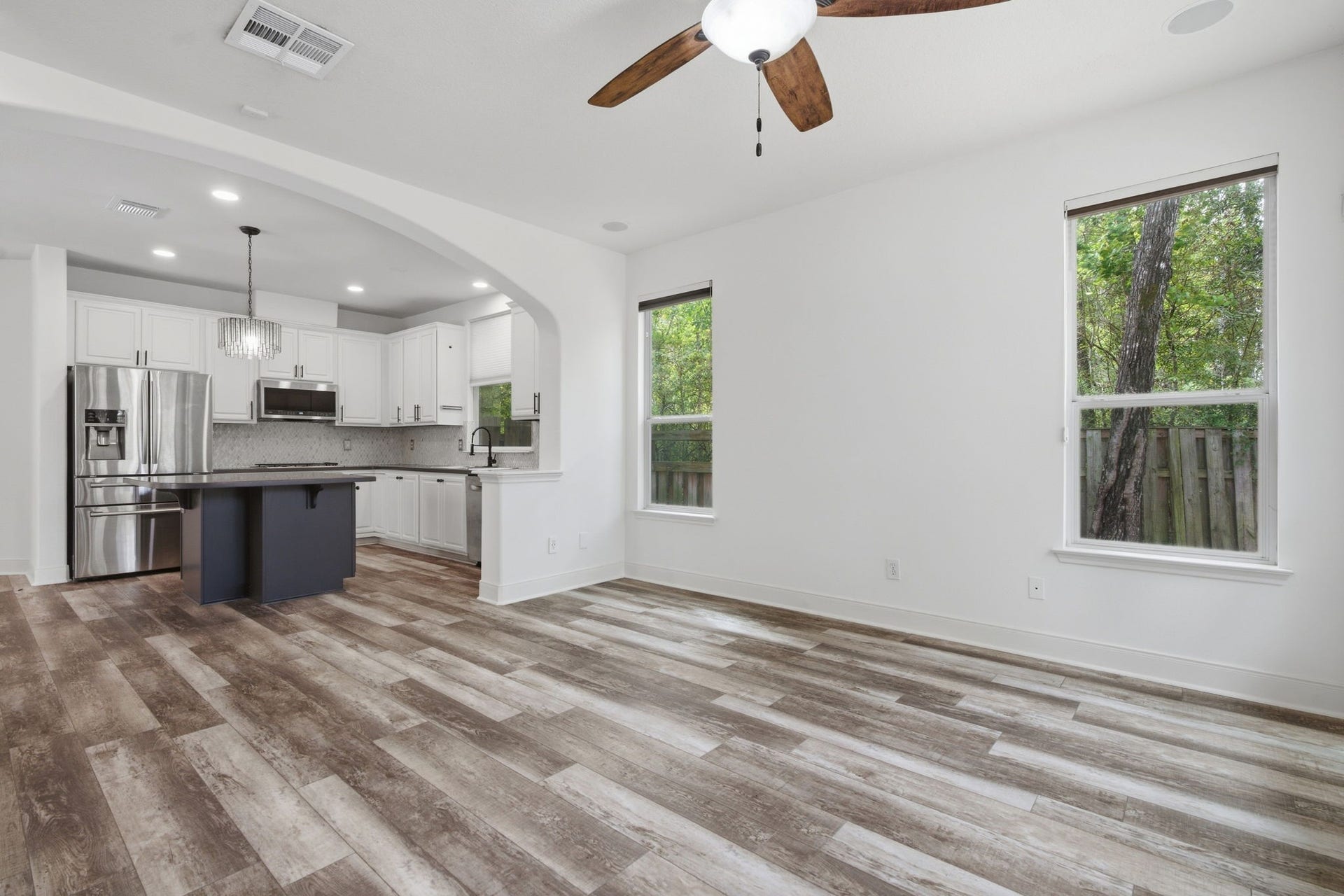 18 Cloud Bank Place, The Woodlands, TX 77382 18 Cloud Bank Place, The Woodlands, TX 77382