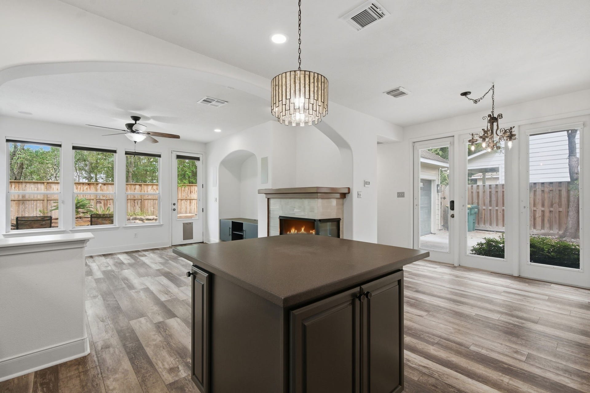 18 Cloud Bank Place, The Woodlands, TX 77382 Just look at all the natural light in the common areas.