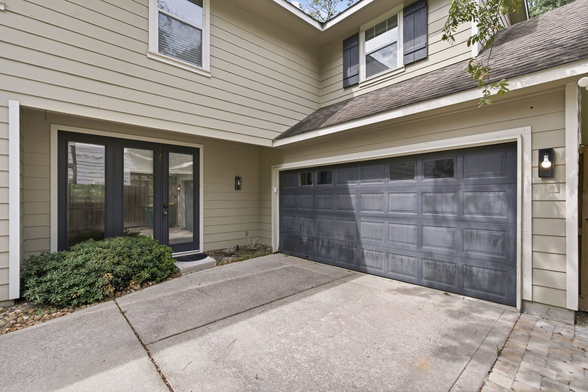 18 Cloud Bank Place, The Woodlands, TX 77382 18 Cloud Bank Place, The Woodlands, TX 77382