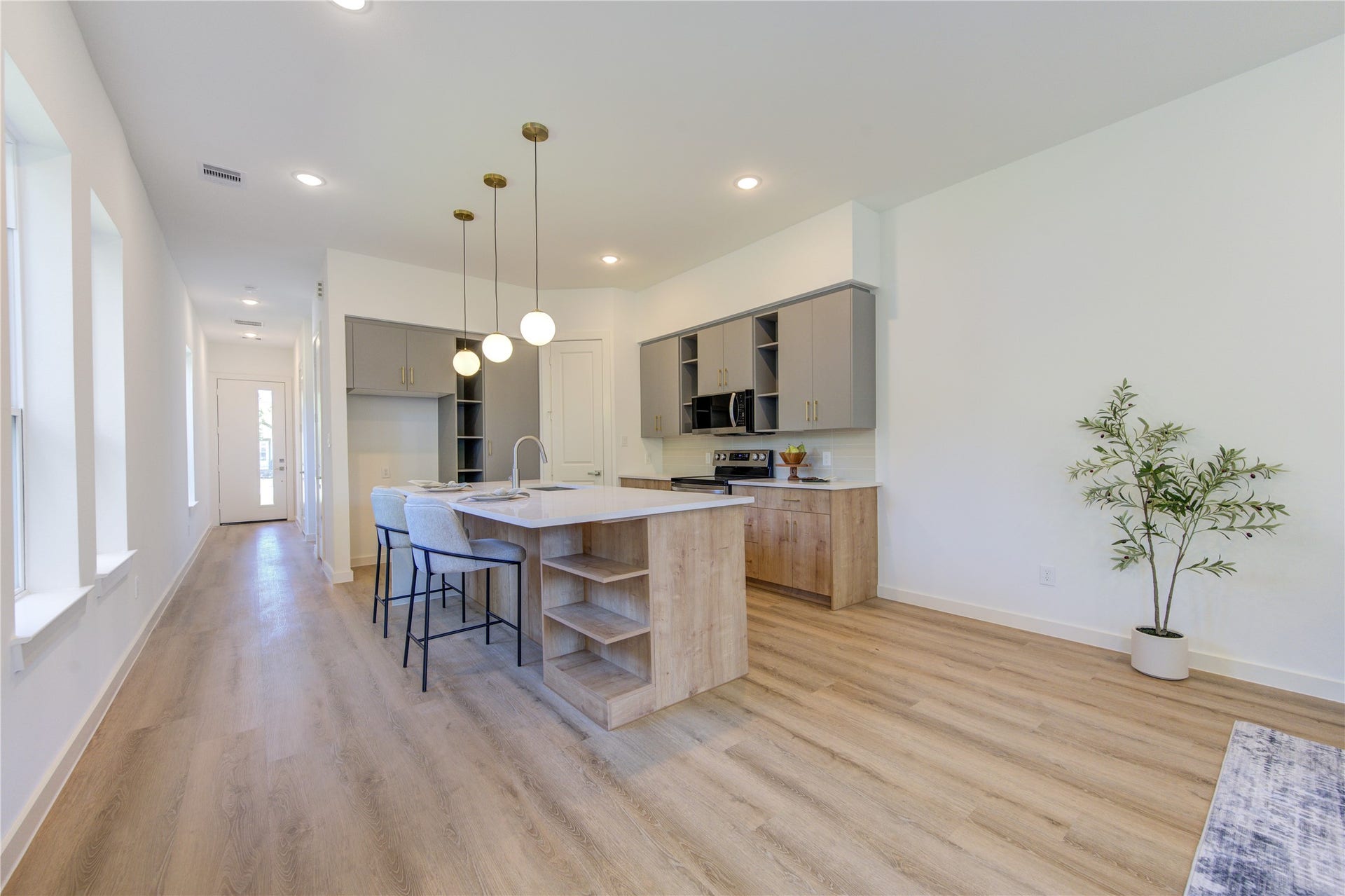 7118 Eastwood Street, Houston, TX 77021 7118 Eastwood Street, Houston, TX 77021