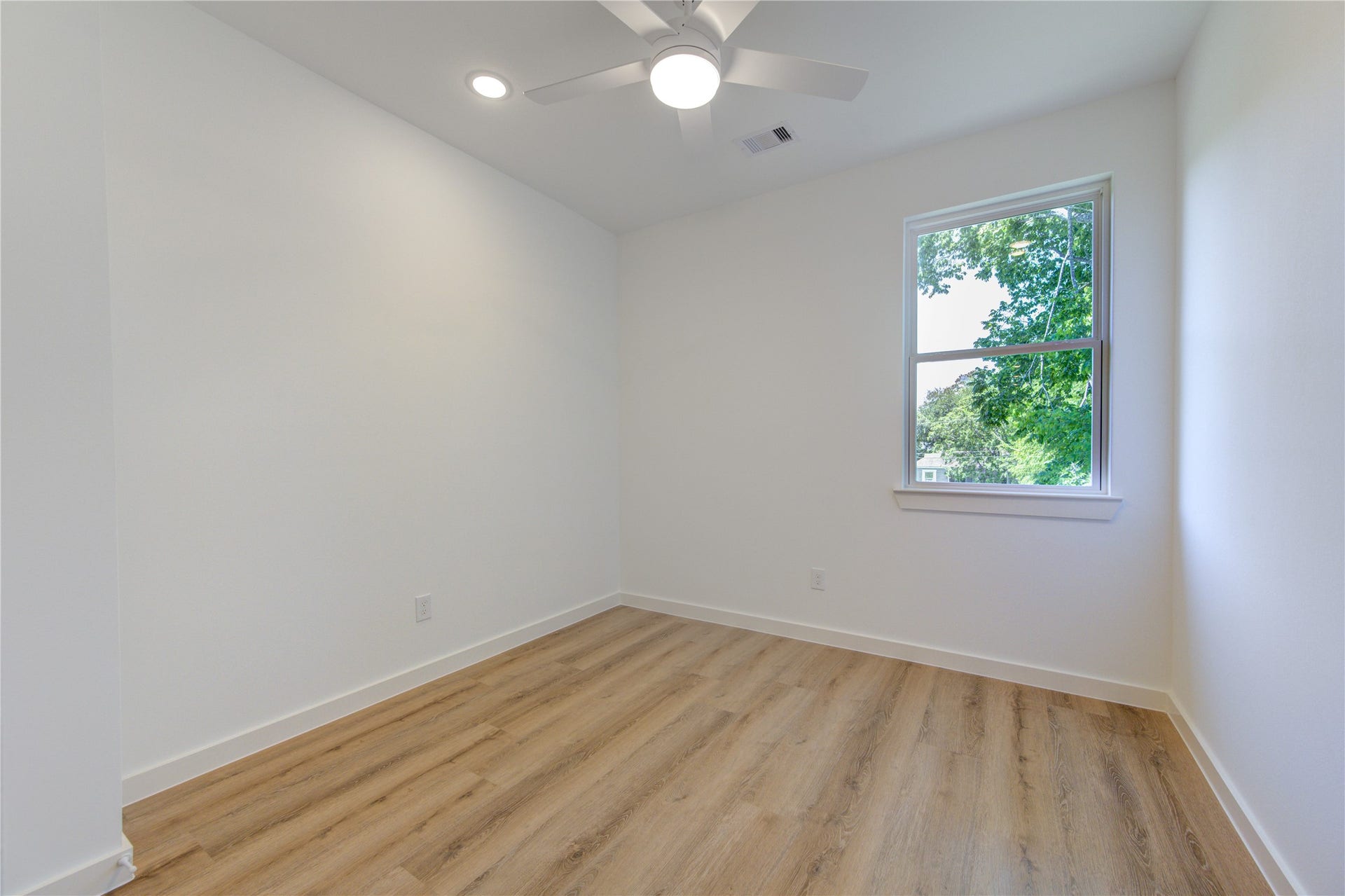 7118 Eastwood Street, Houston, TX 77021 7118 Eastwood Street, Houston, TX 77021