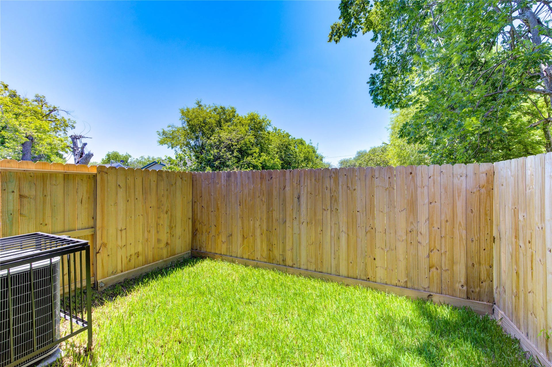 7118 Eastwood Street, Houston, TX 77021 7118 Eastwood Street, Houston, TX 77021