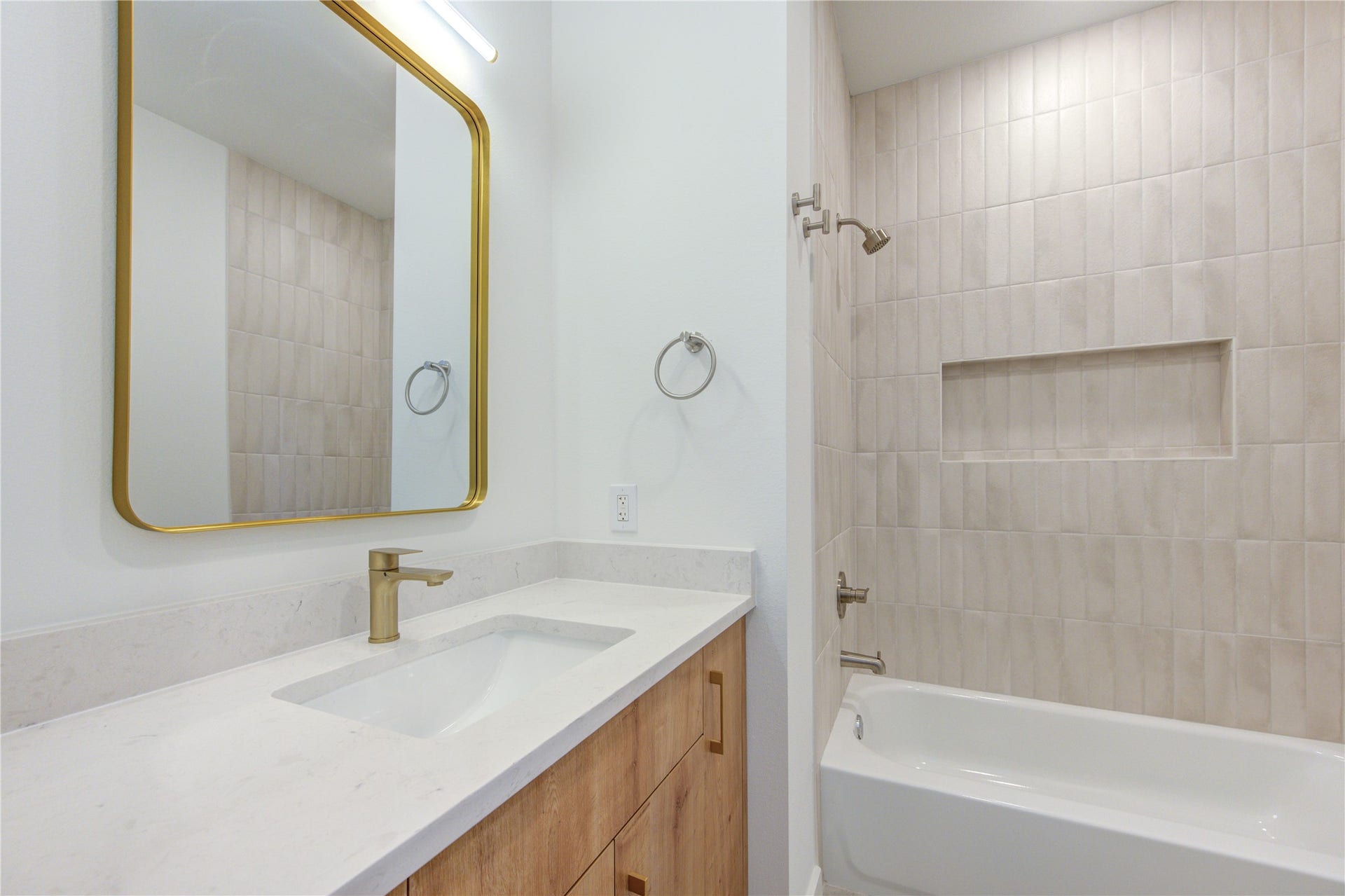 7118 Eastwood Street, Houston, TX 77021 7118 Eastwood Street, Houston, TX 77021
