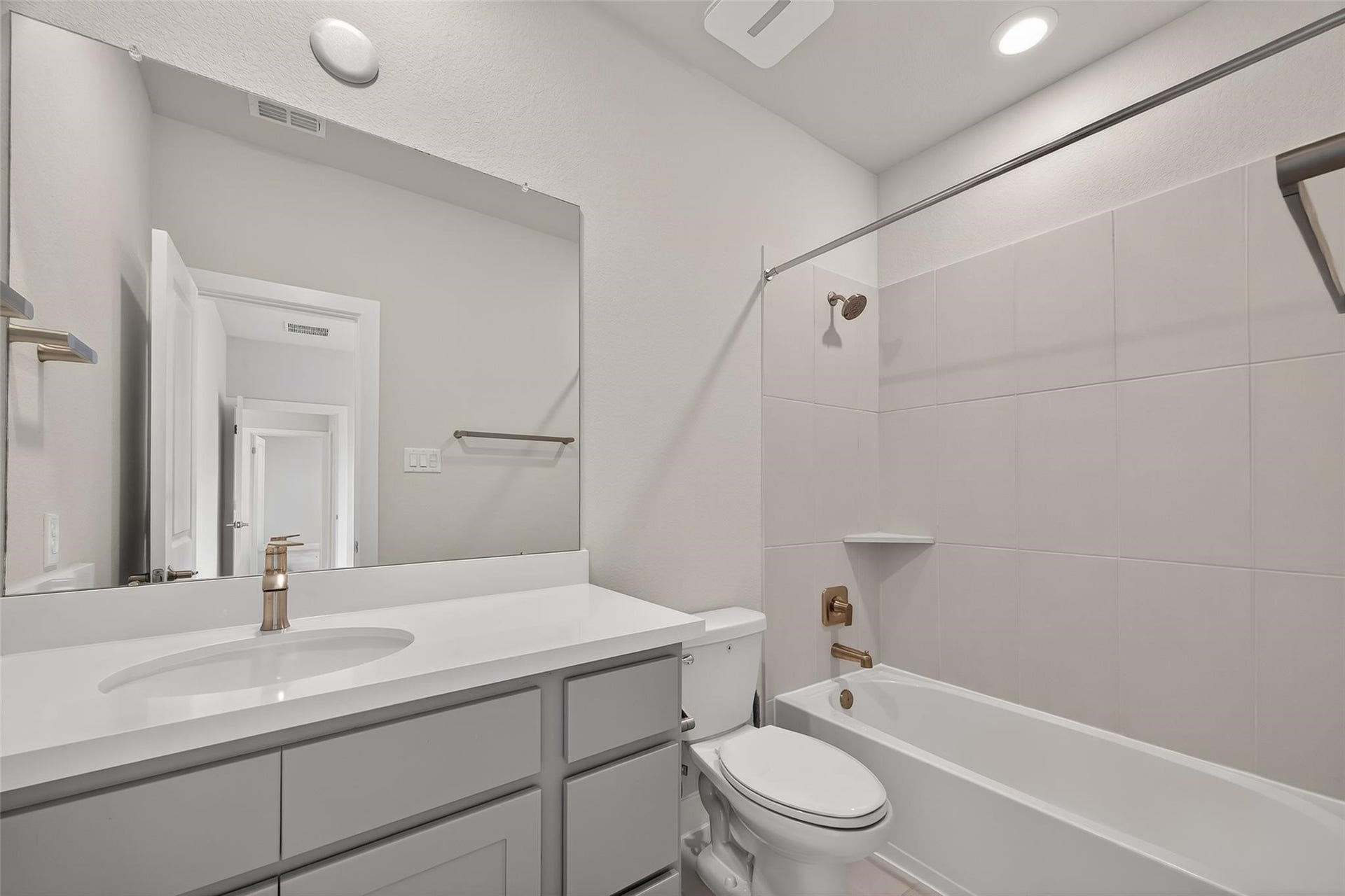 4906 Tanyard Manor Drive, Sugar Land, TX 77479 4906 Tanyard Manor Drive, Sugar Land, TX 77479
