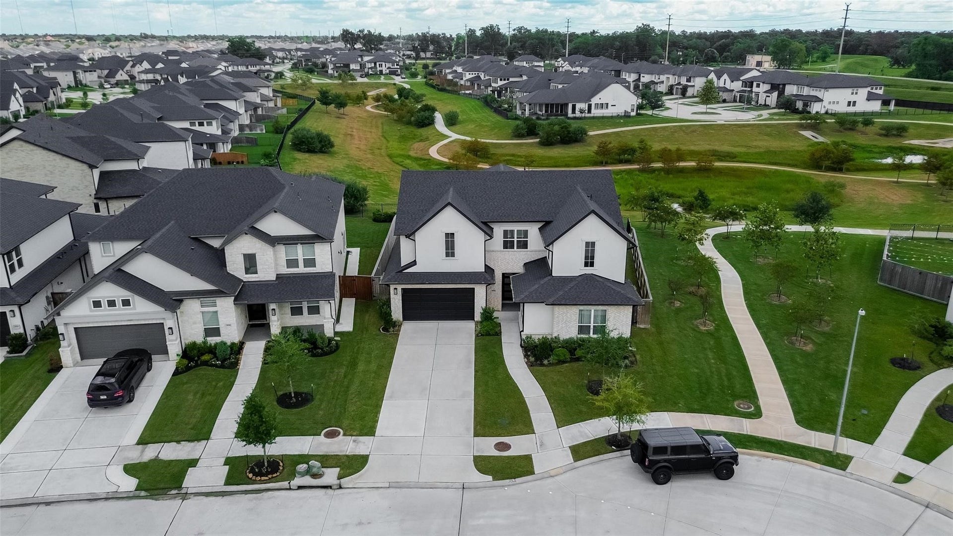 4906 Tanyard Manor Drive, Sugar Land, TX 77479 4906 Tanyard Manor Drive, Sugar Land, TX 77479