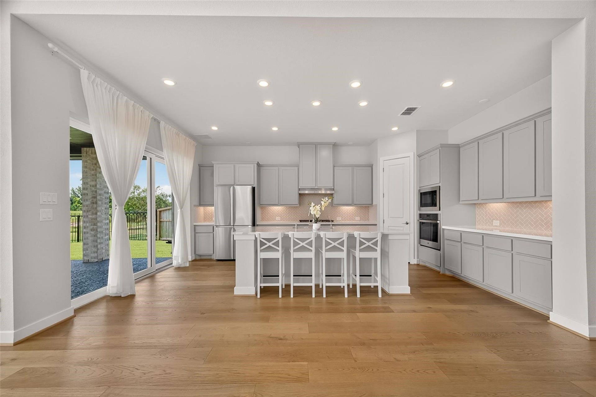 4906 Tanyard Manor Drive, Sugar Land, TX 77479 4906 Tanyard Manor Drive, Sugar Land, TX 77479