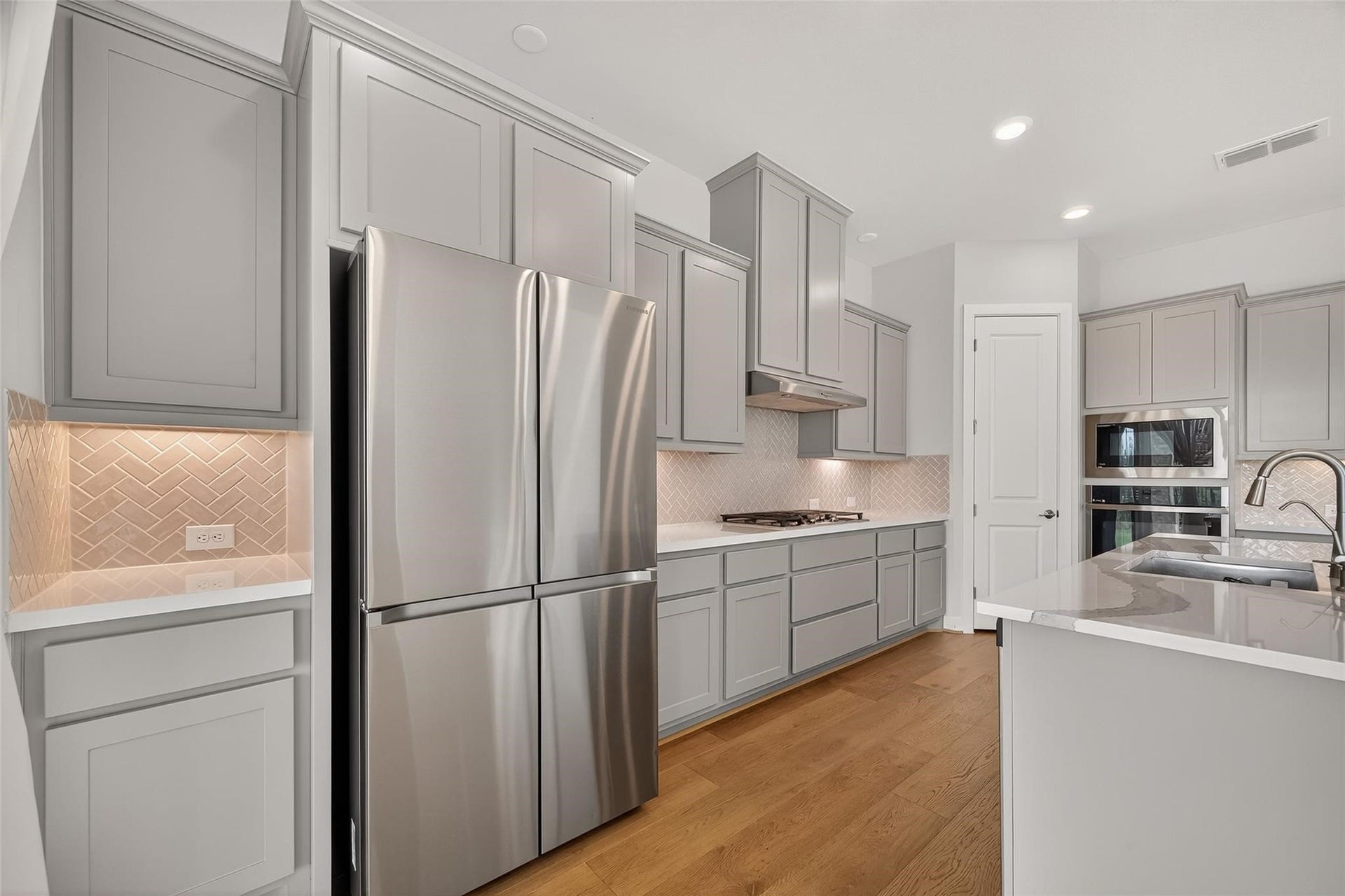 4906 Tanyard Manor Drive, Sugar Land, TX 77479 4906 Tanyard Manor Drive, Sugar Land, TX 77479