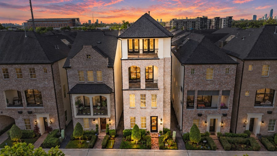 Property photo for 6027 Matthew Oaks Place, Houston, TX