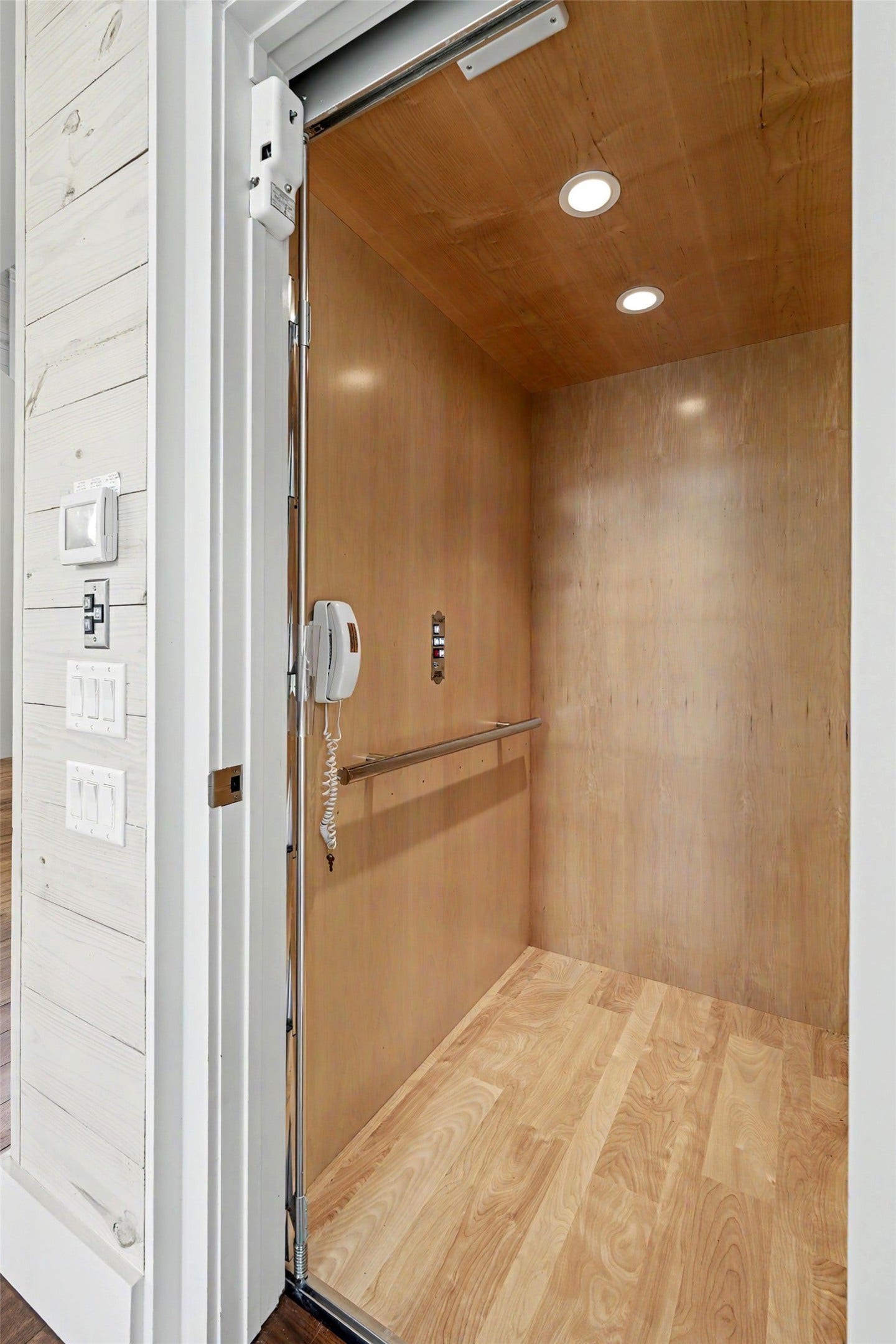4153 Oberlin Street, West University Place, TX 77005 An in-home elevator makes accessing the second floor easy and convenient.