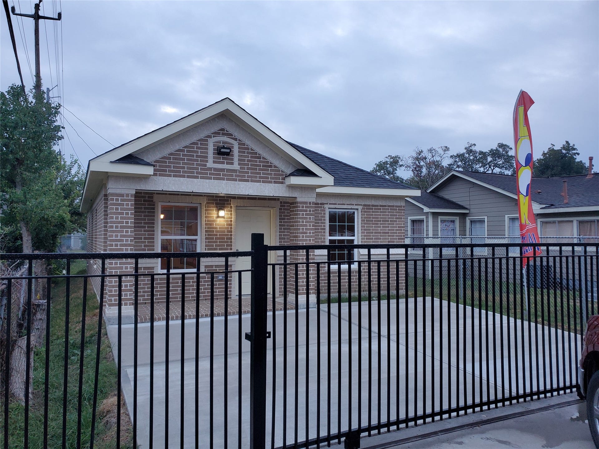 701 Twin Oaks Street, #A, Houston, TX 77076 Fenced IN