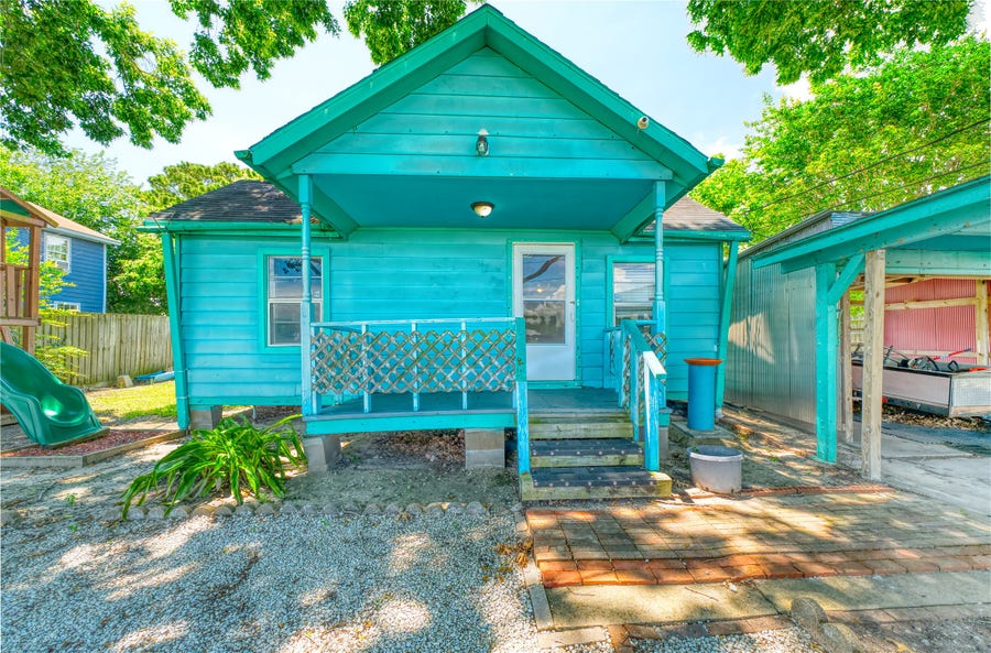 Property photo for 323 Avenue J, Baytown, TX