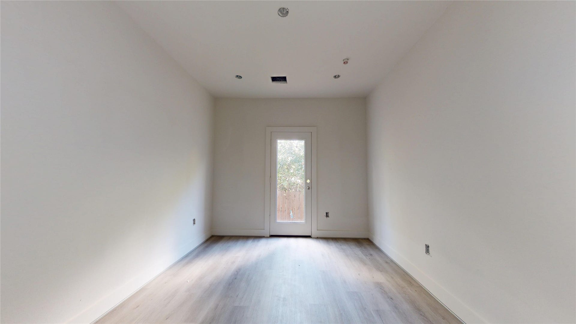 2039 Oak Forest Drive, Houston, TX 77018 2039 Oak Forest Drive, Houston, TX 77018