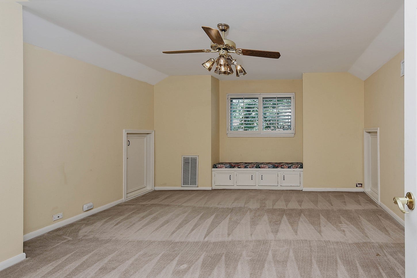 2504 Wild Wind Place, The Woodlands, TX 77380 2504 Wild Wind Place, The Woodlands, TX 77380
